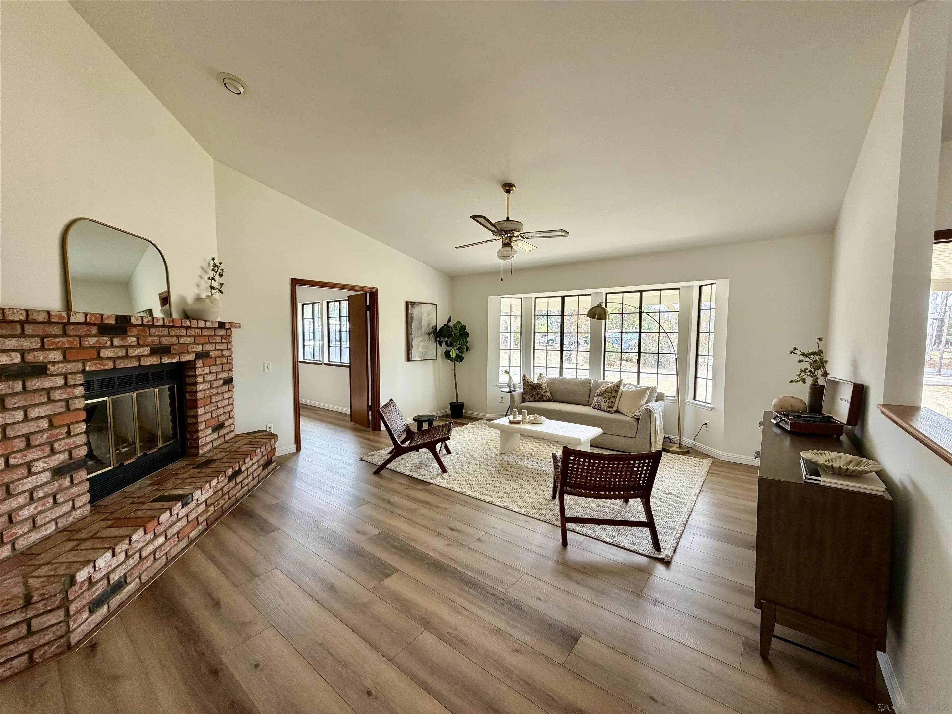 https://cdn.realtyfeed.com/cdn/127/260019931/3a00acf1bd922edd2737b90f116e6520.webp