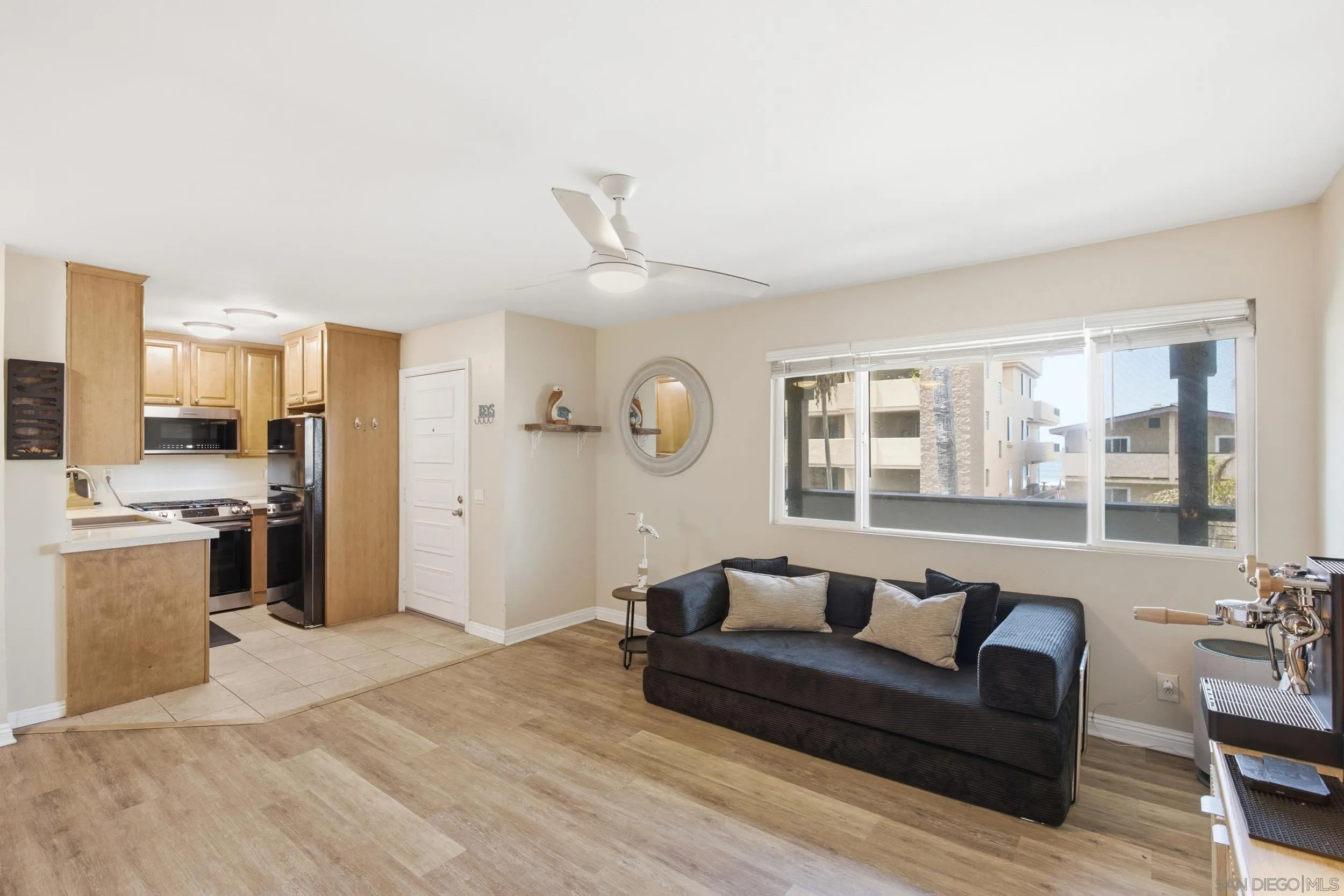 Photo #2: 260019938 Listing: Photo #2
