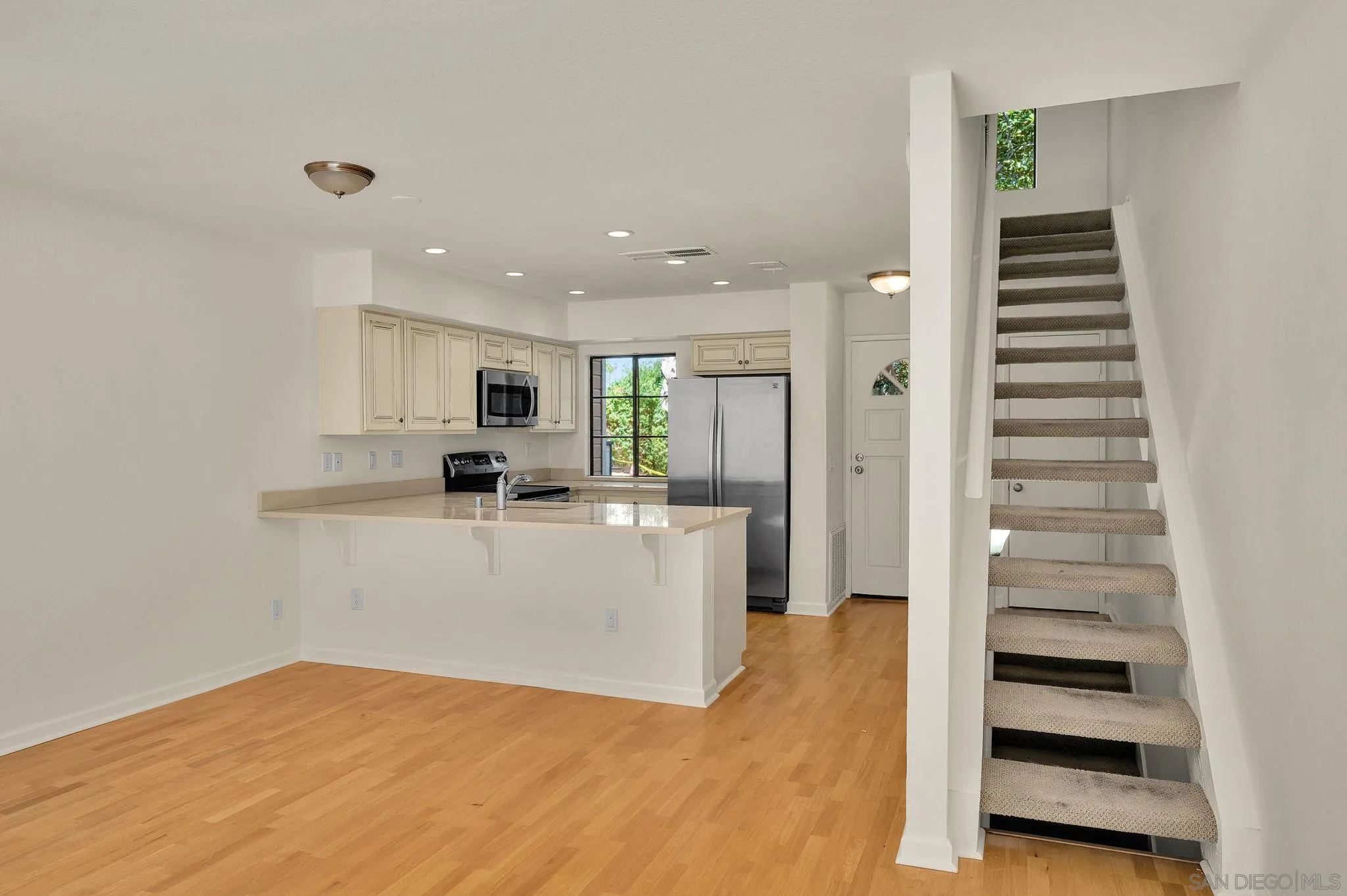 Photo #9: 260019939 Listing: Photo #9