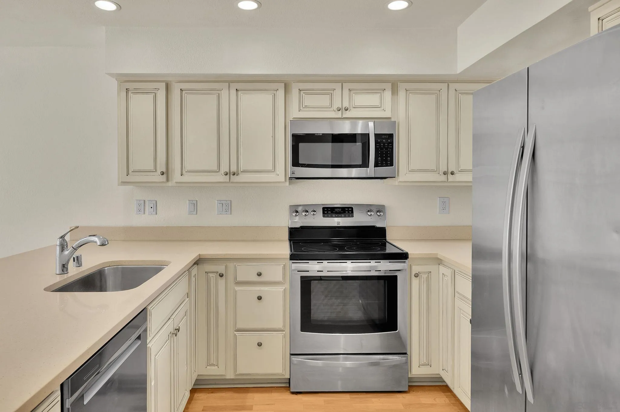 Photo #8: 260019939 Listing: Photo #8