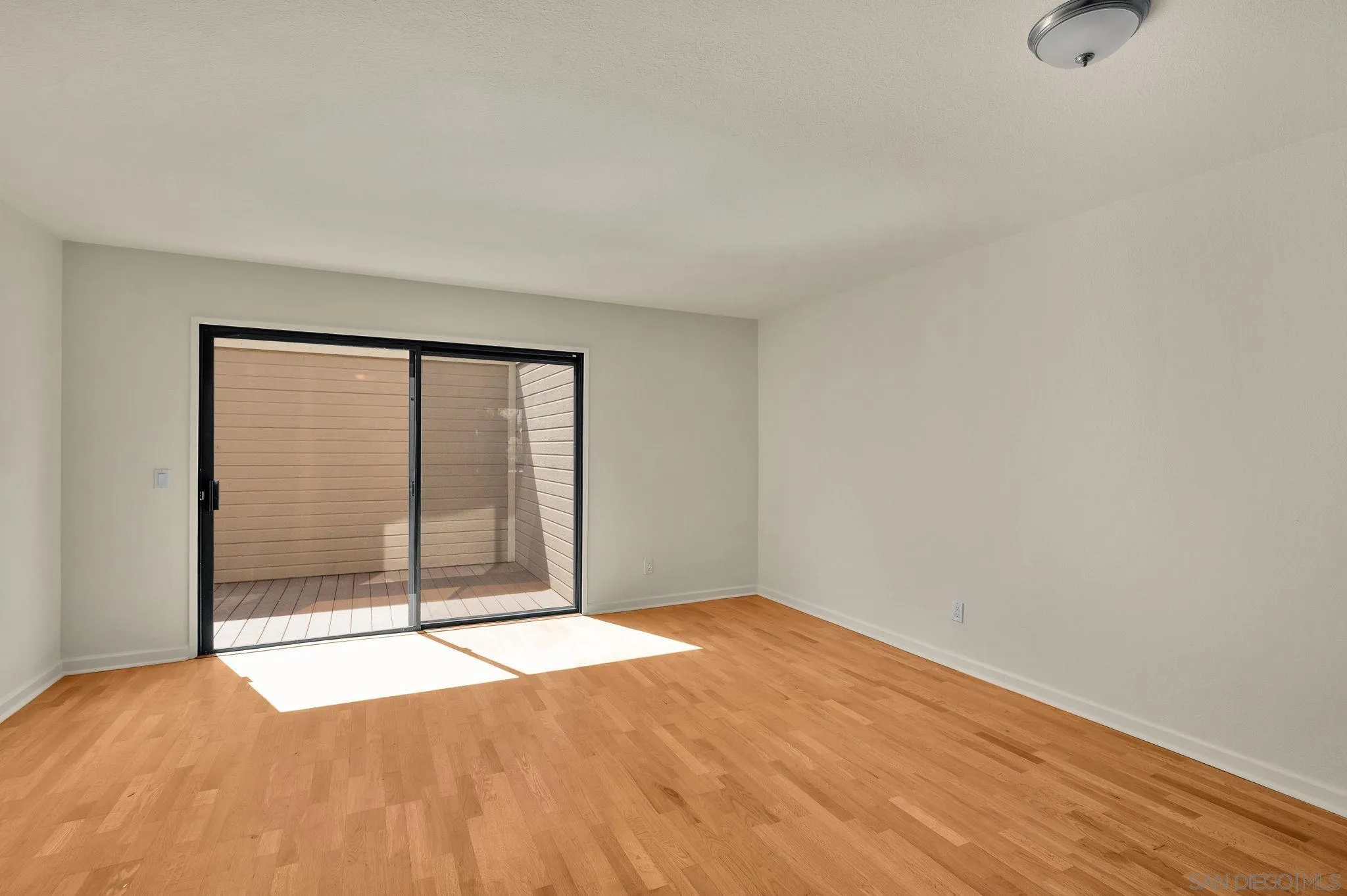 Photo #6: 260019939 Listing: Photo #6