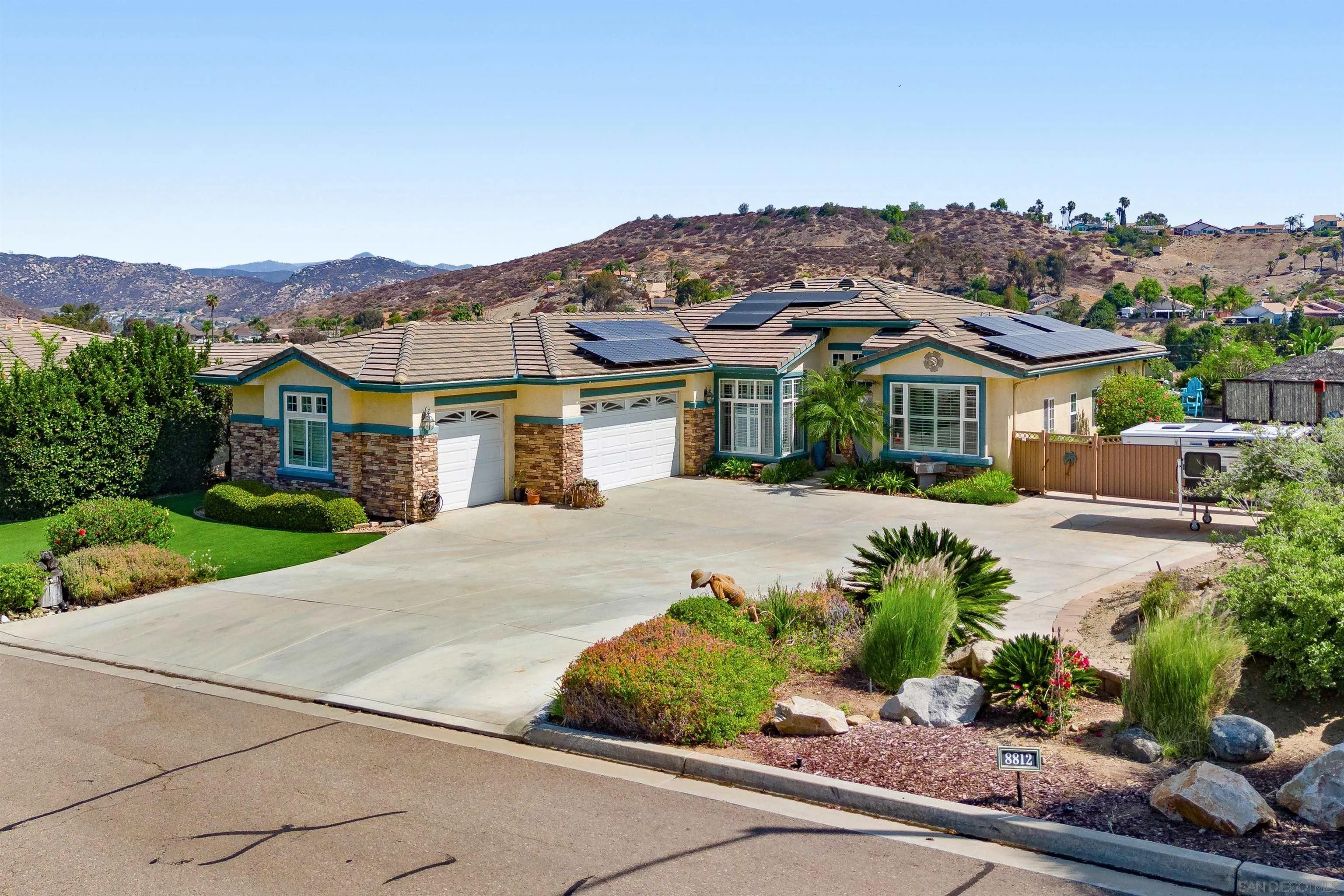 8812 Diamondback Dr., Santee, CA 92071 - Main photo, Santee, CA