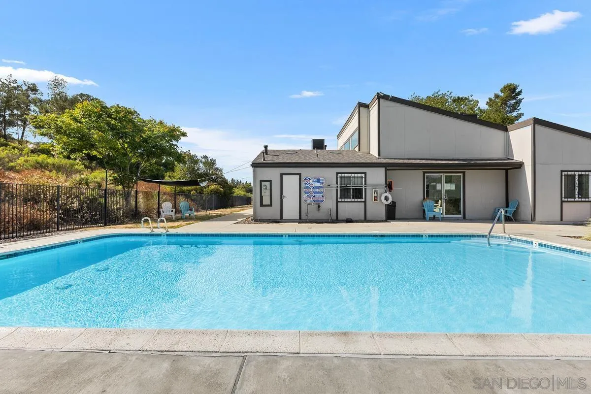 Photo #36: 260019943 Listing: Photo #36