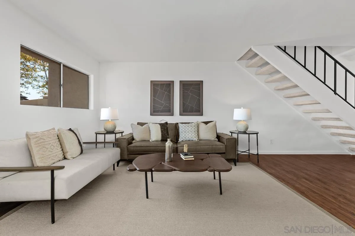 Photo #2: 260019943 Listing: Photo #2