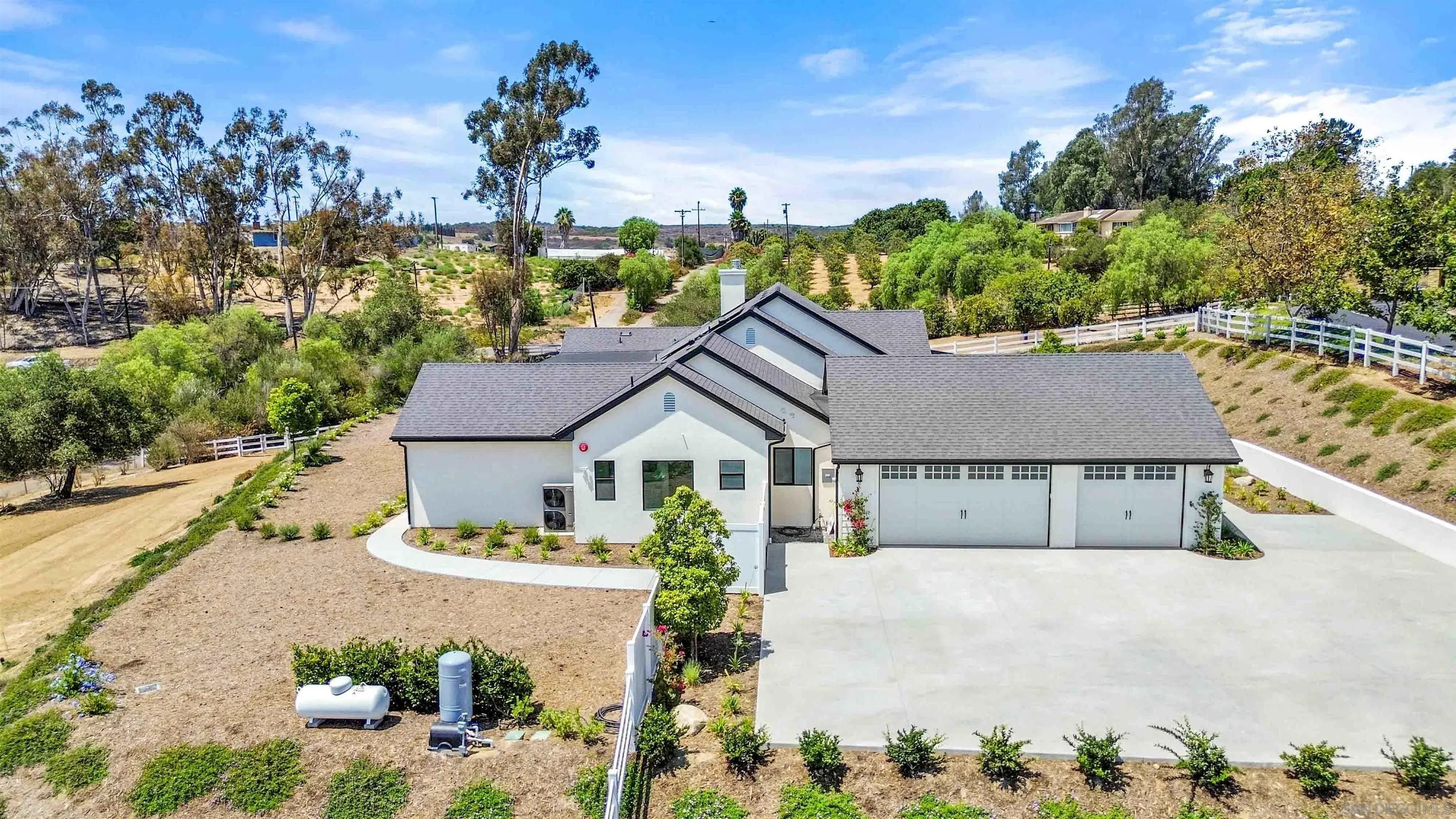 https://cdn.realtyfeed.com/cdn/127/260019945/49e440405687cf0cefc509591c2f266e.webp