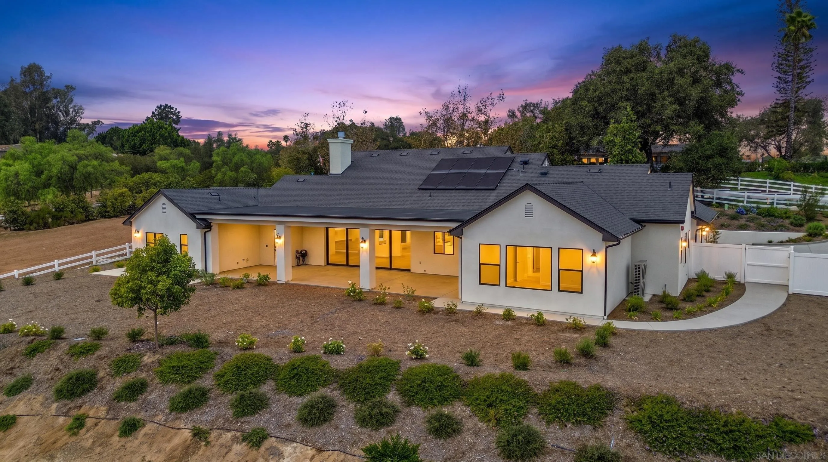 https://cdn.realtyfeed.com/cdn/127/260019945/5e83bb4f6426457f51c9c3d78f1200ca.webp