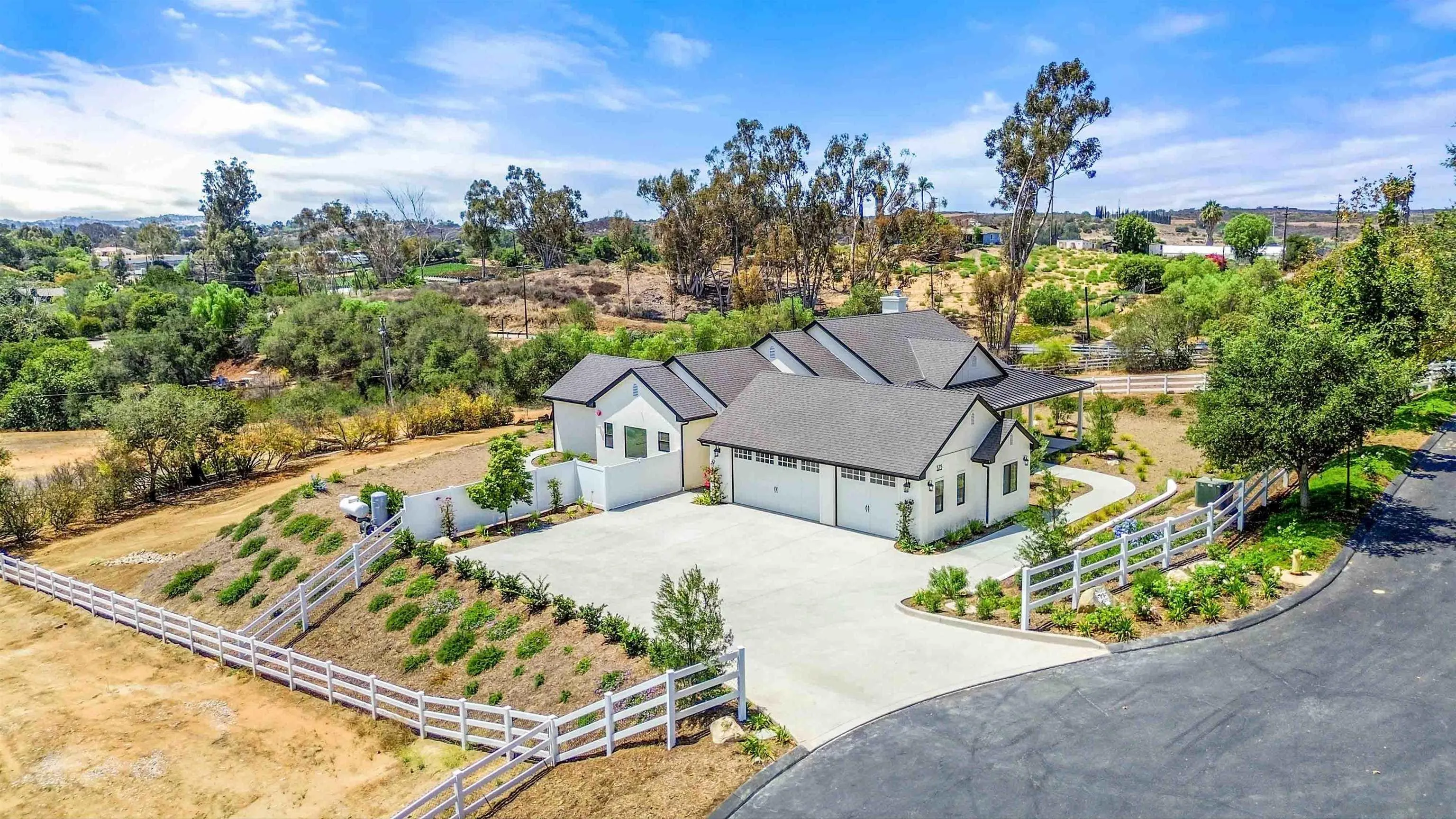 https://cdn.realtyfeed.com/cdn/127/260019945/73d5e2e50e6e5118c70c6eb23523bc9a.webp