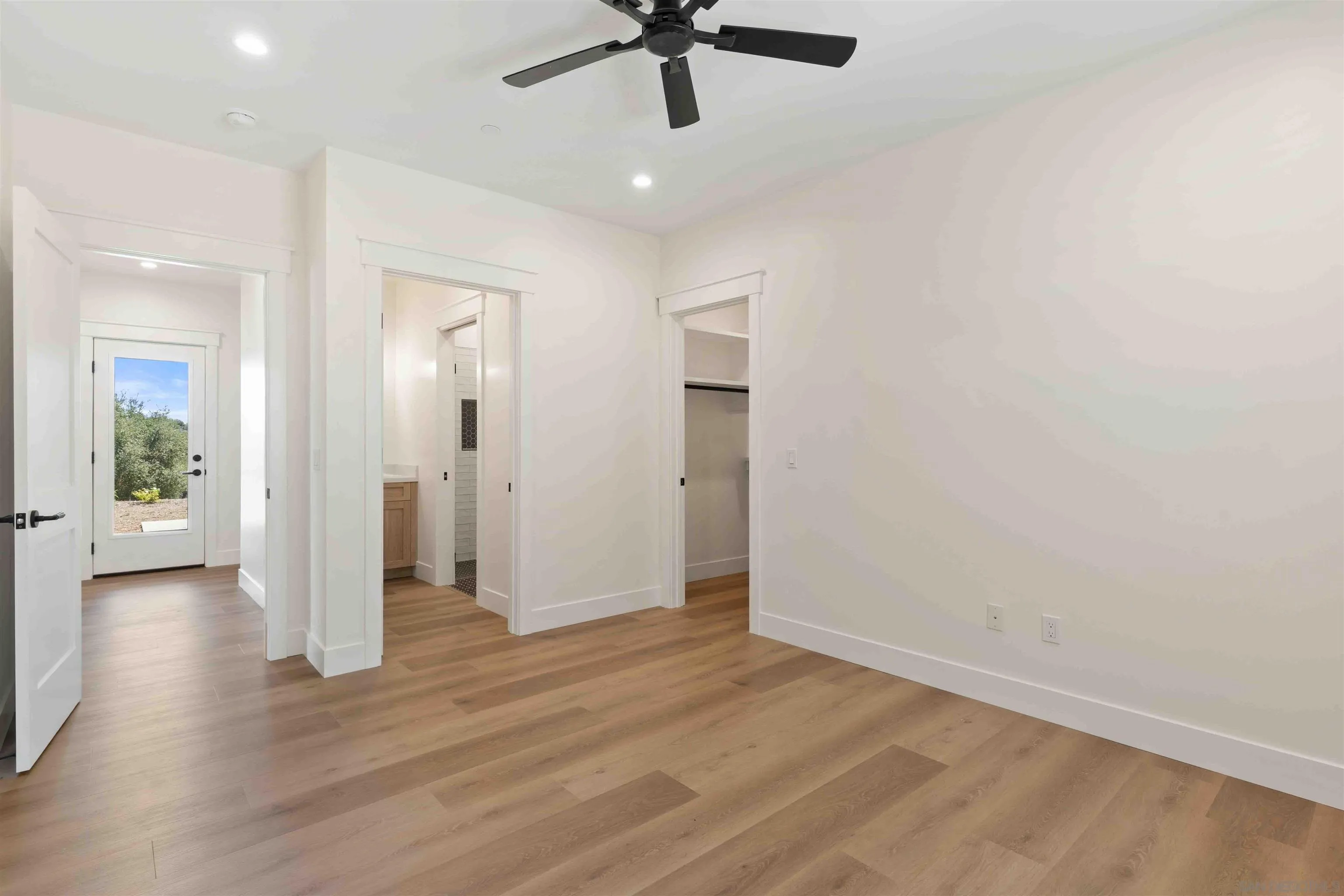 https://cdn.realtyfeed.com/cdn/127/260019945/8b650680f22c5f34ad7b0d02d411ef88.webp