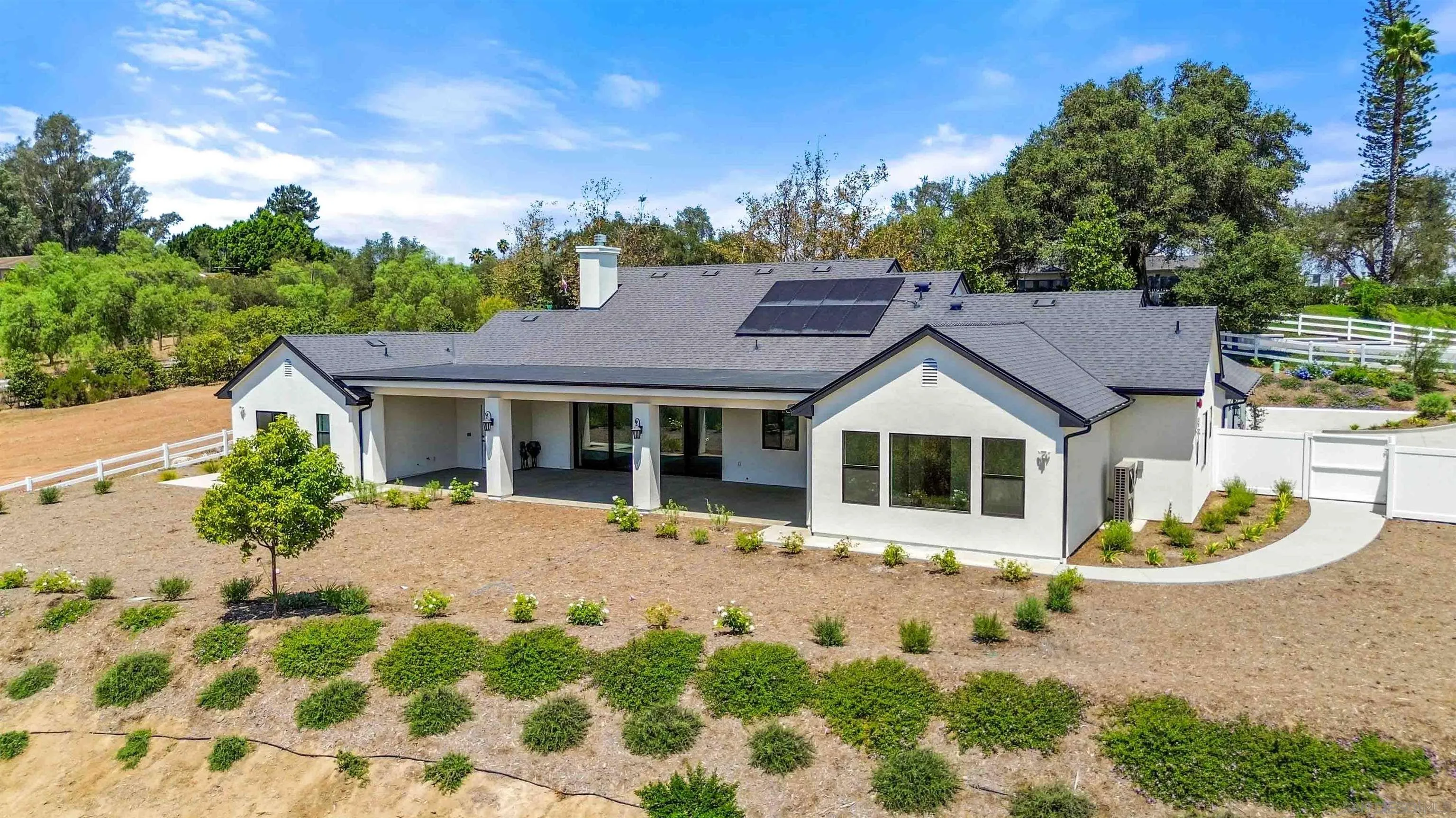 https://cdn.realtyfeed.com/cdn/127/260019945/96ed5725c88be8d469d012b88506431f.webp
