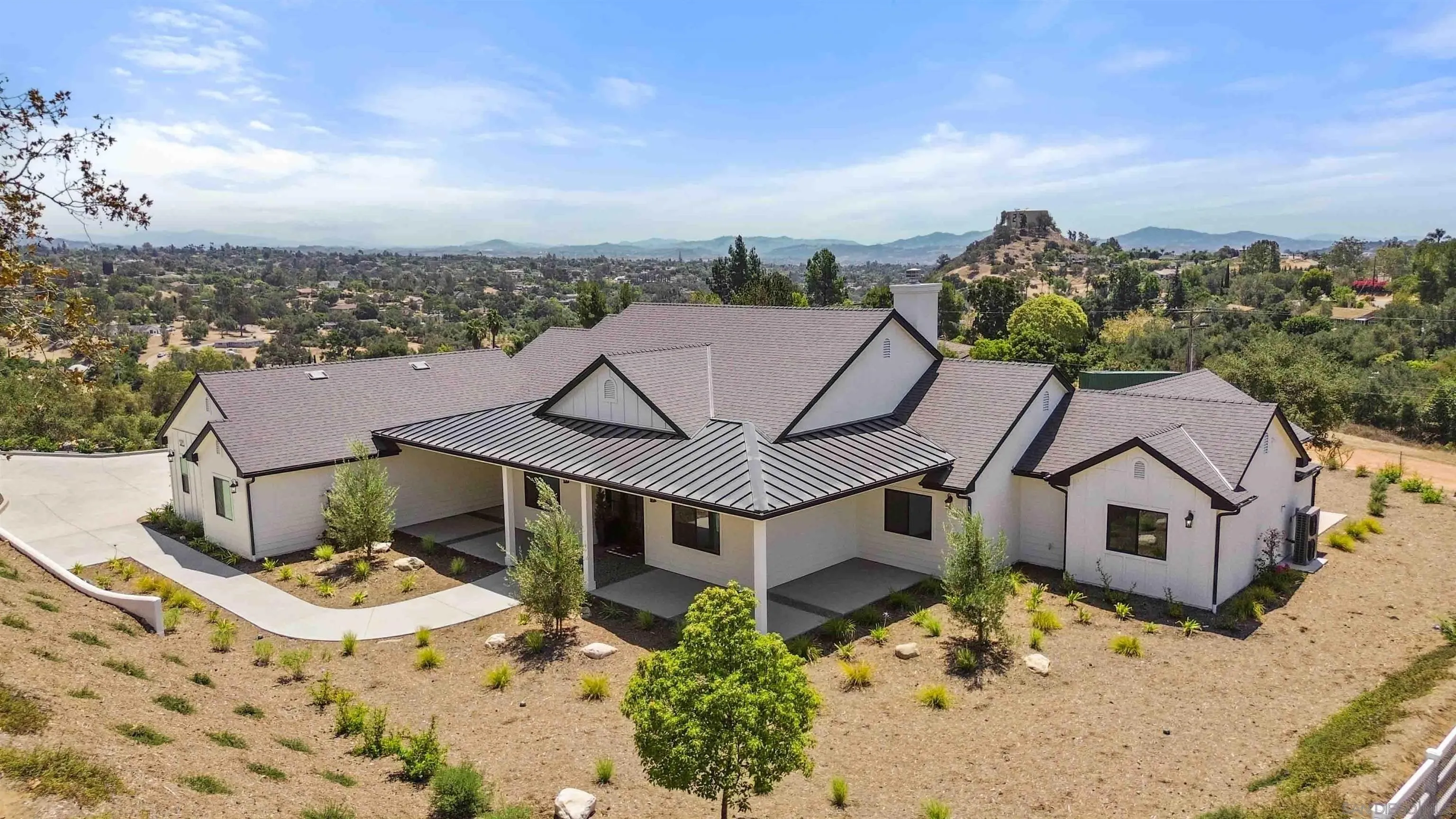 575 Twin Country Lane, Fallbrook, CA 92028 - Main photo, Fallbrook, CA