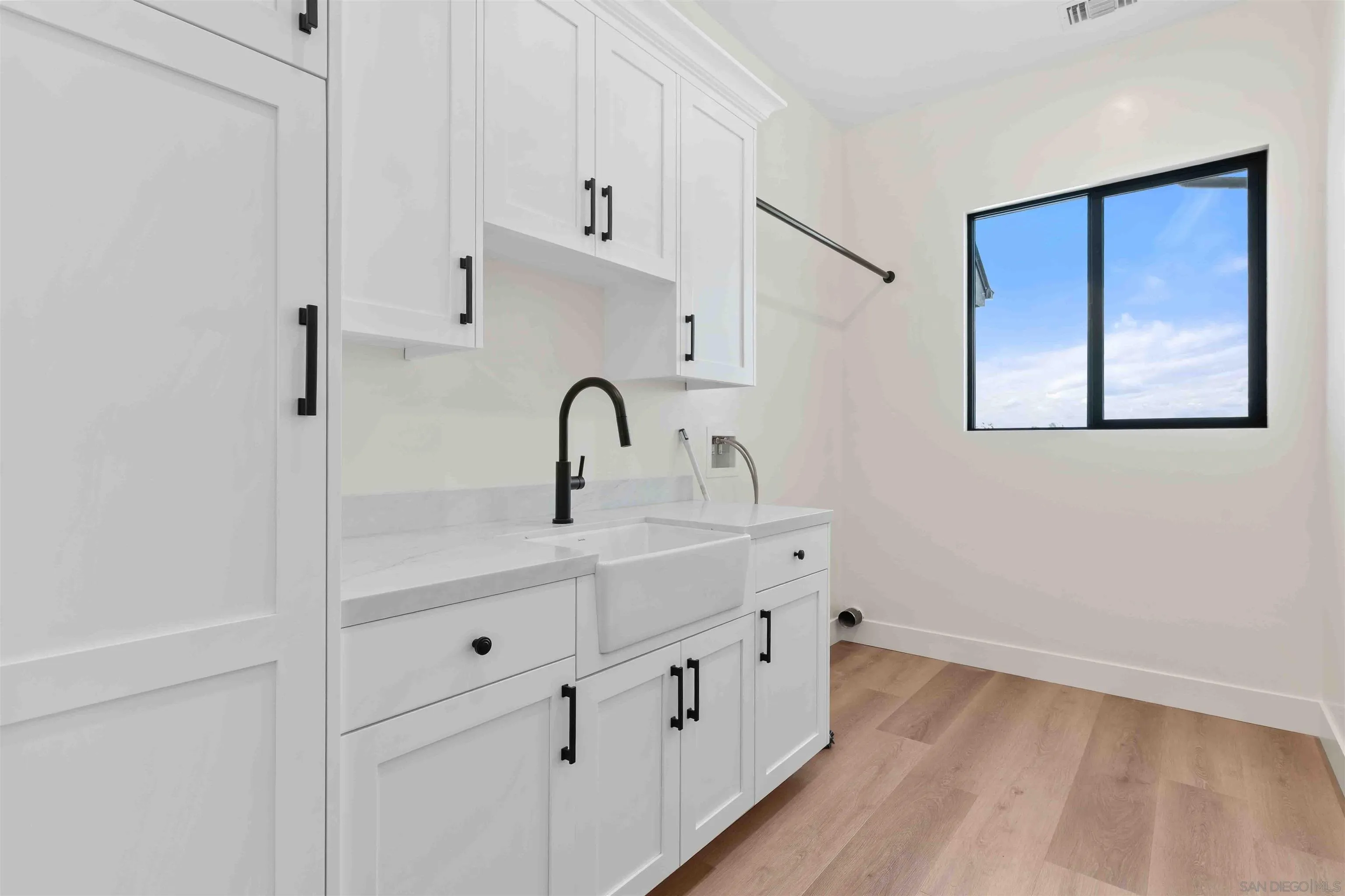 https://cdn.realtyfeed.com/cdn/127/260019945/beb6a332466ac8bc6895e11271225368.webp