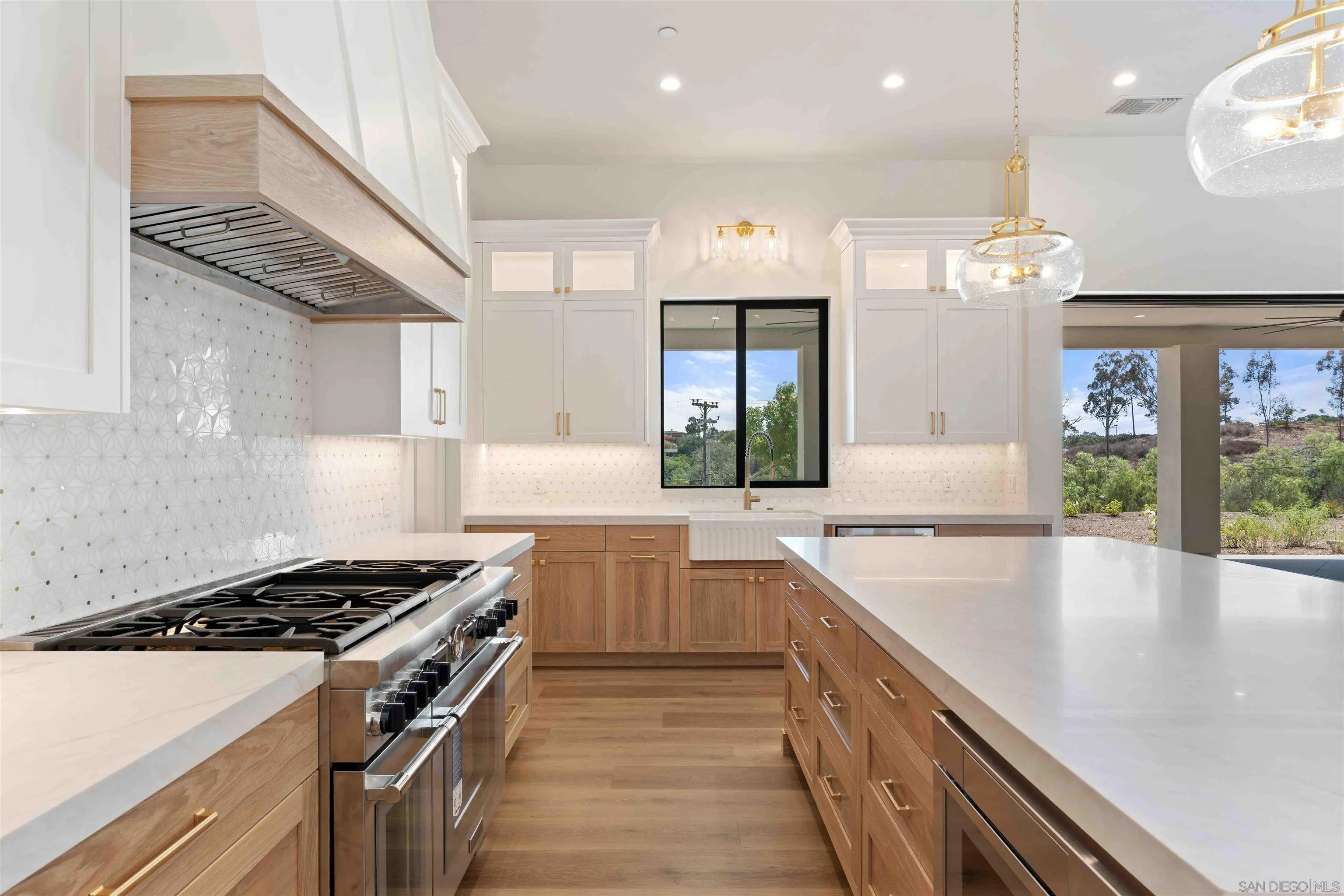 https://cdn.realtyfeed.com/cdn/127/260019945/deca2f8c61b5fa9488b5d30d116a9f3c.webp