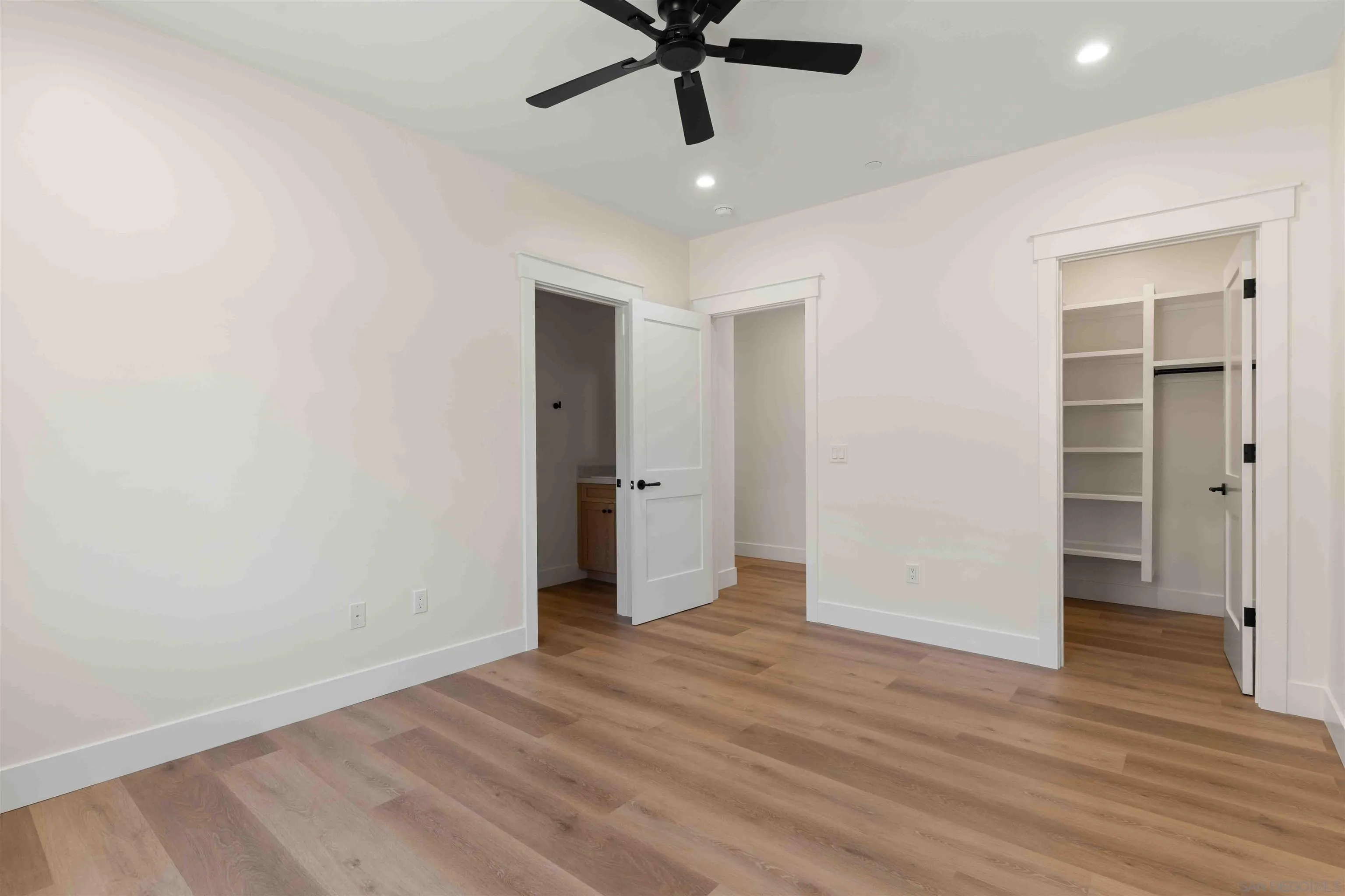 https://cdn.realtyfeed.com/cdn/127/260019945/e47a66b1a97f2818fde6738259eee6c7.webp