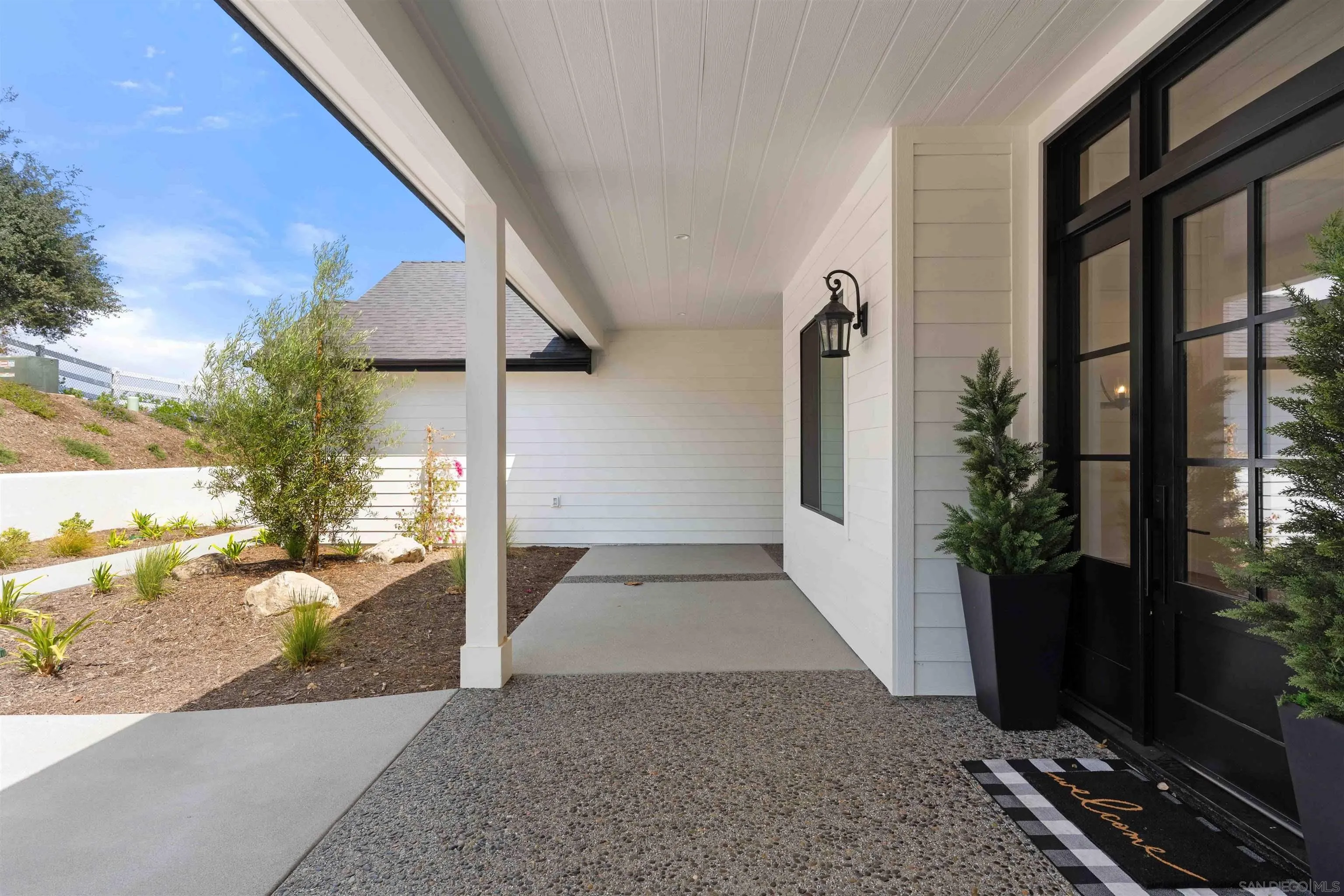 https://cdn.realtyfeed.com/cdn/127/260019945/e795350eced591eff899fada59c981cb.webp