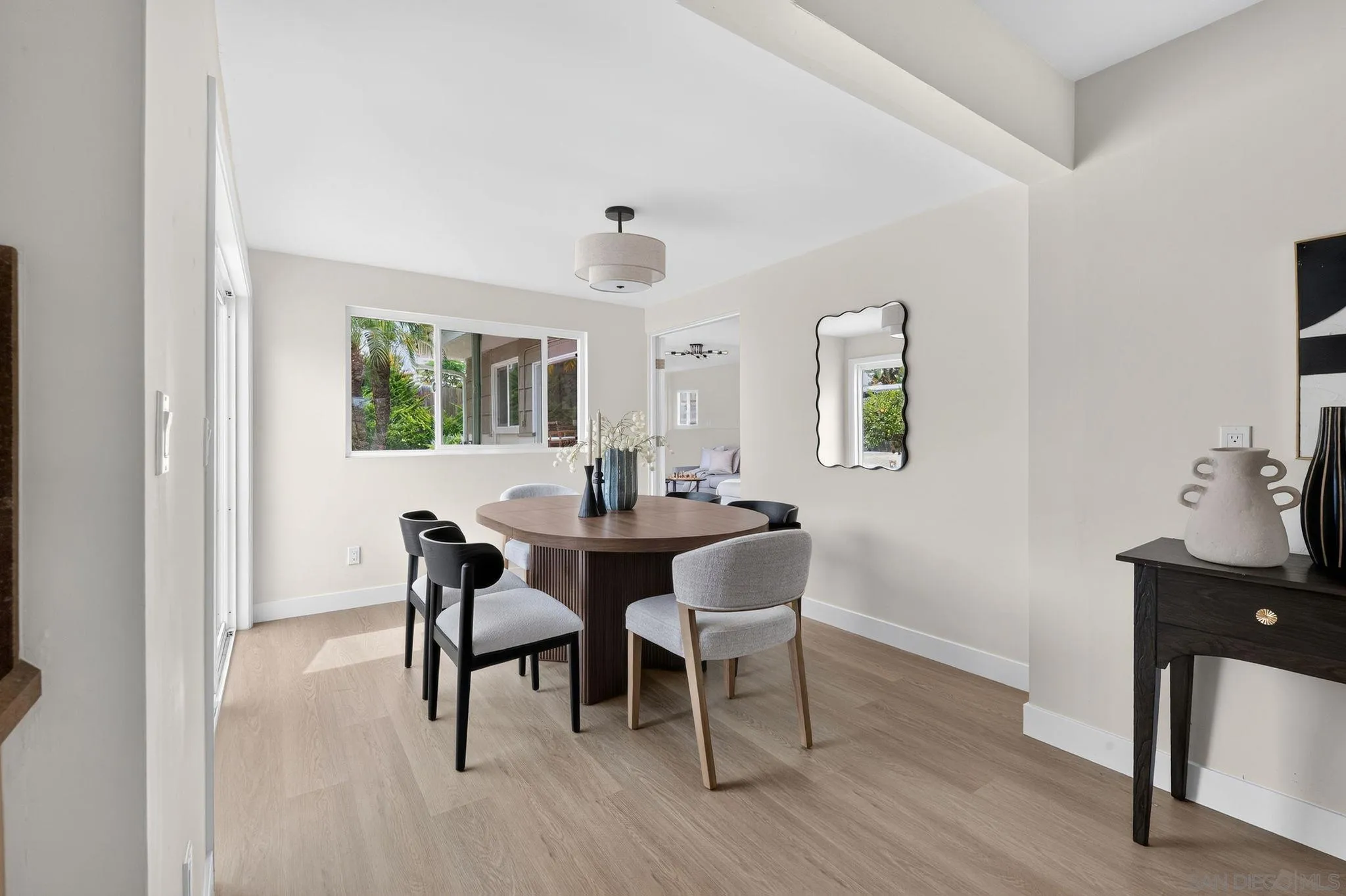 https://cdn.realtyfeed.com/cdn/127/260019946/2389788d686bc4071abd5a023669cad7.webp
