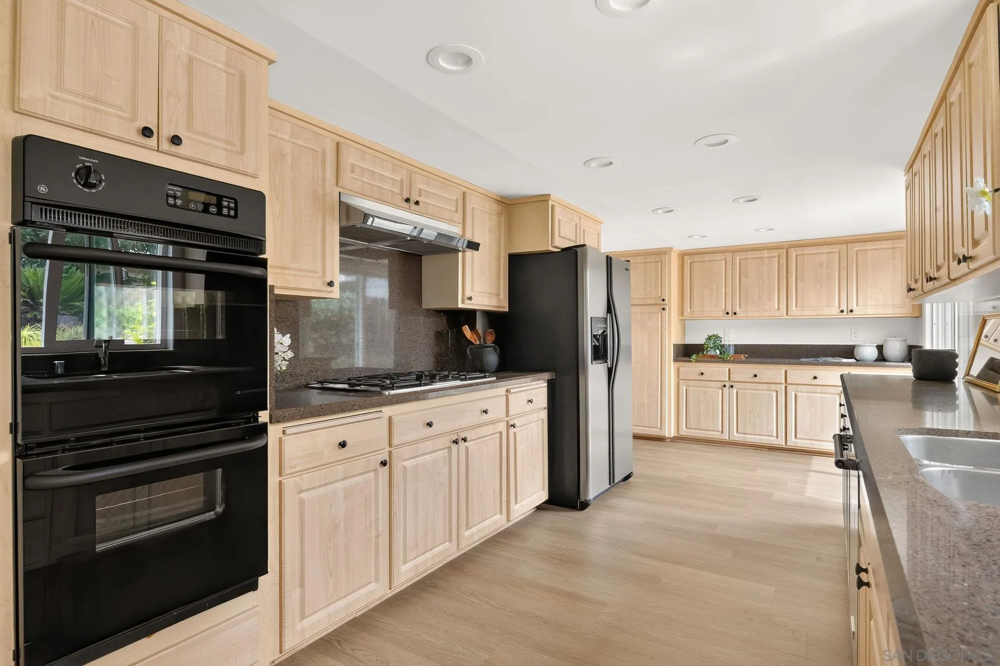 https://cdn.realtyfeed.com/cdn/127/260019946/42eef18603d9f8a5f4e1bd6d7ce156aa.webp