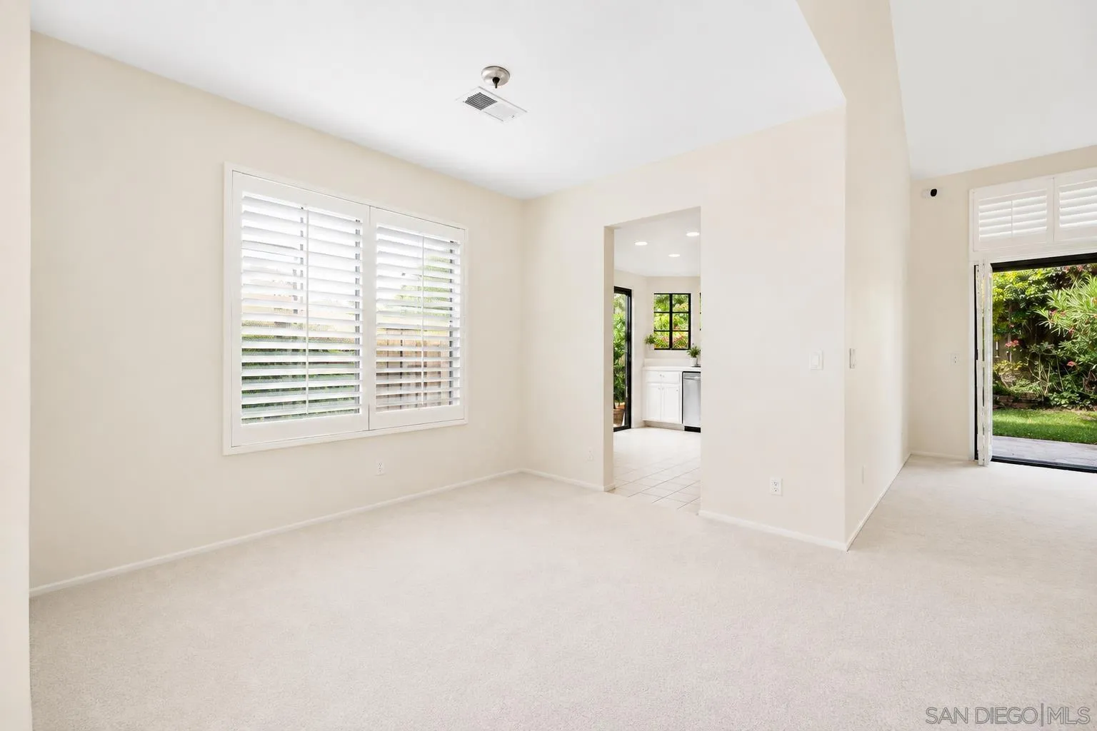 Photo #8: 260019947 Listing: Photo #8
