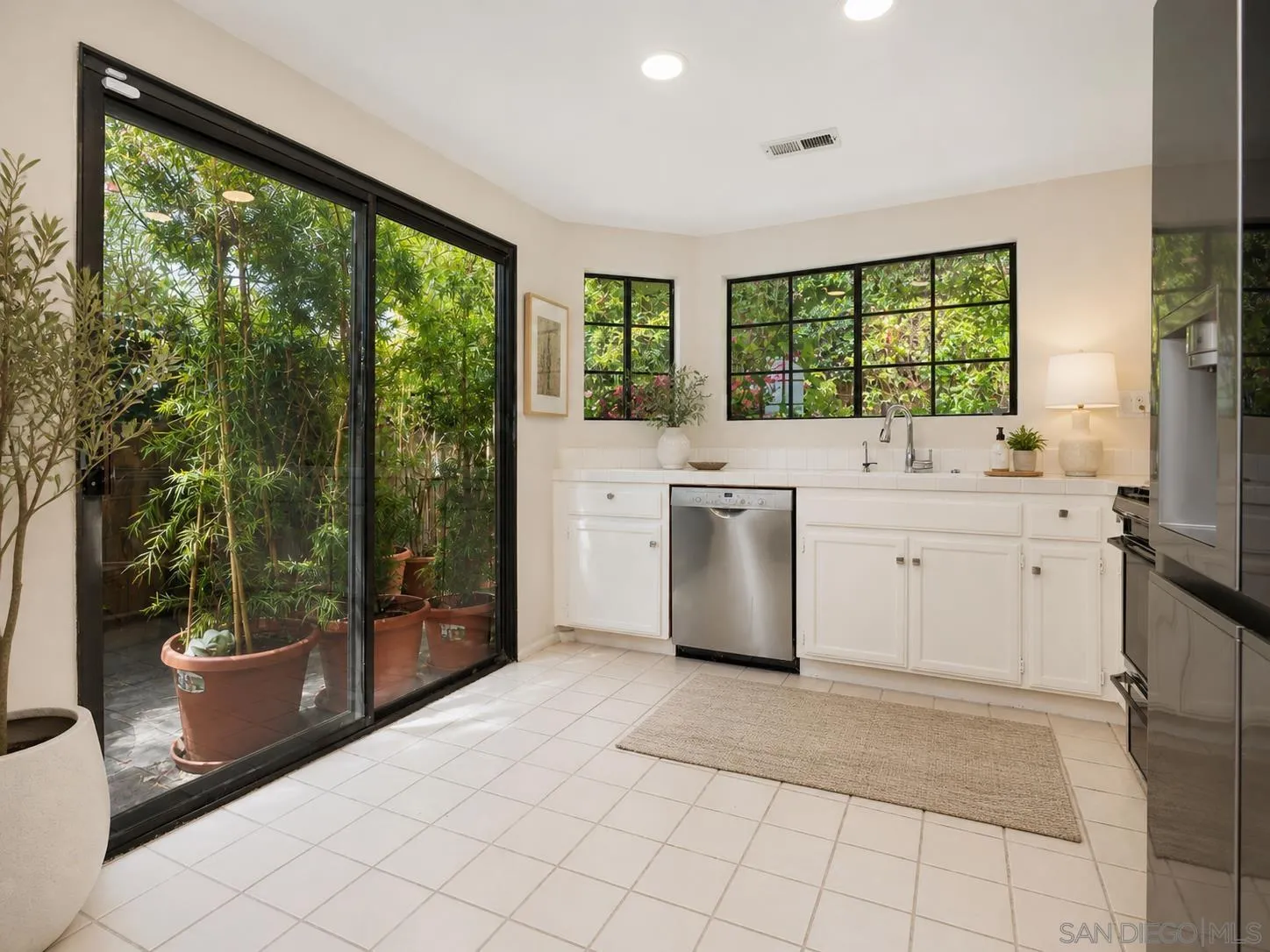 Photo #17: 260019947 Listing: Photo #17