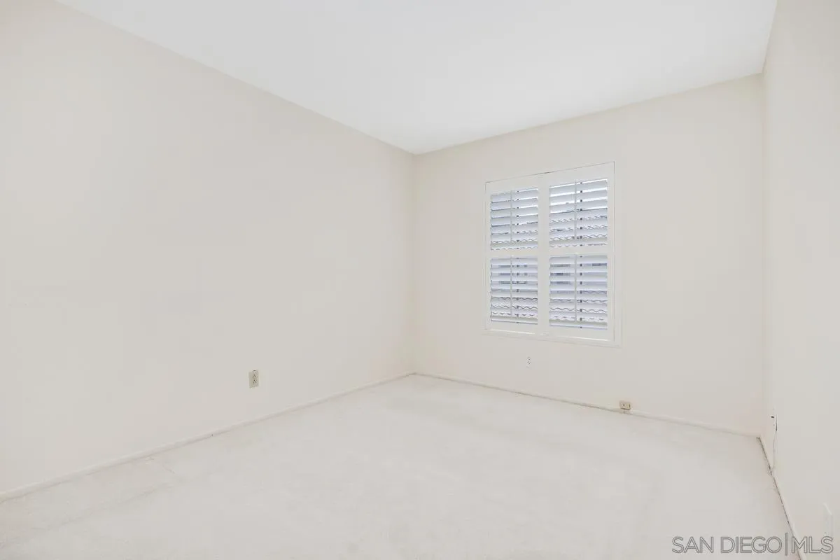 Photo #12: 260019947 Listing: Photo #12