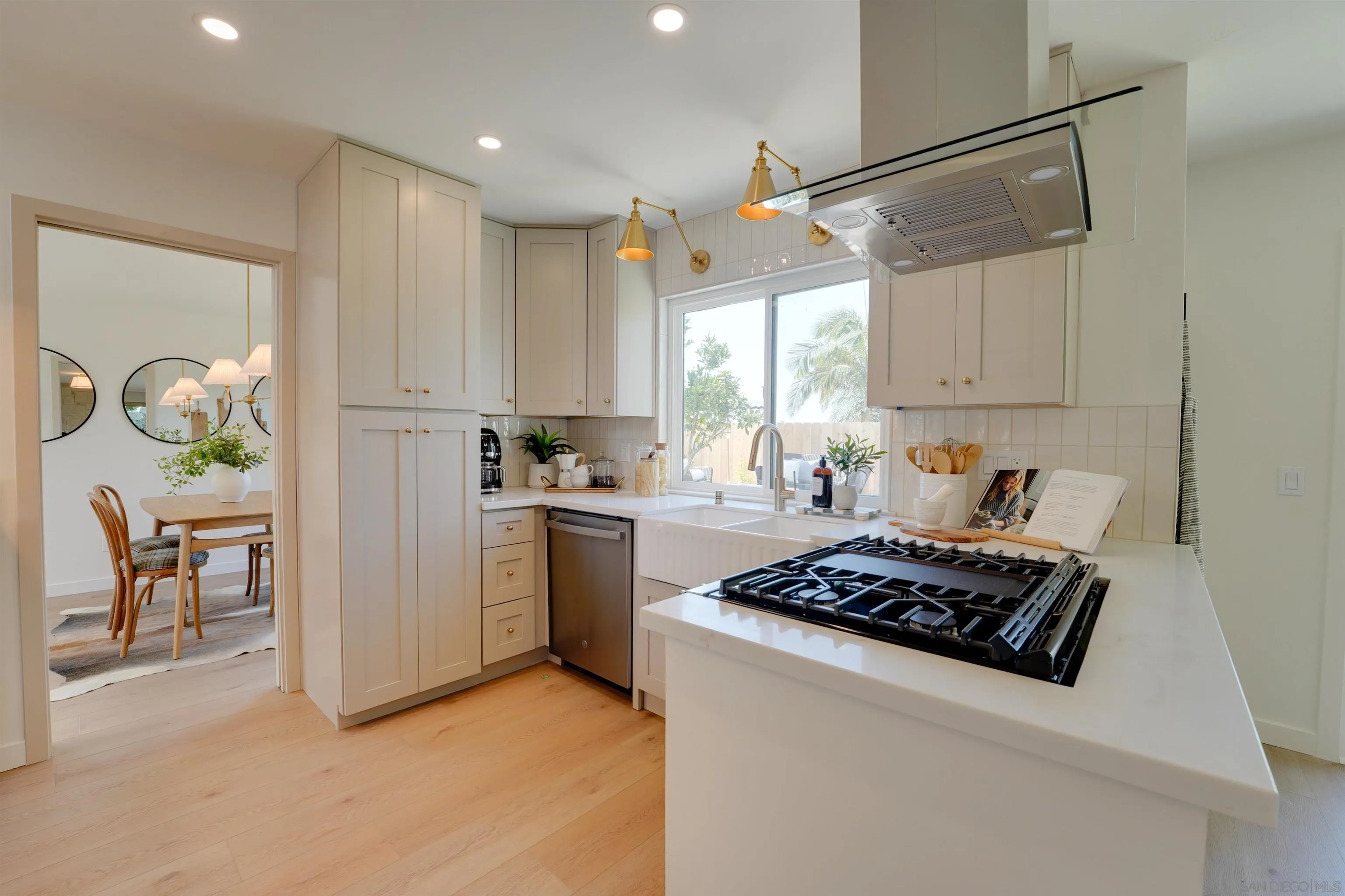 https://cdn.realtyfeed.com/cdn/127/260019949/08fcf37a422a219292eb36ccd67bacd6.webp