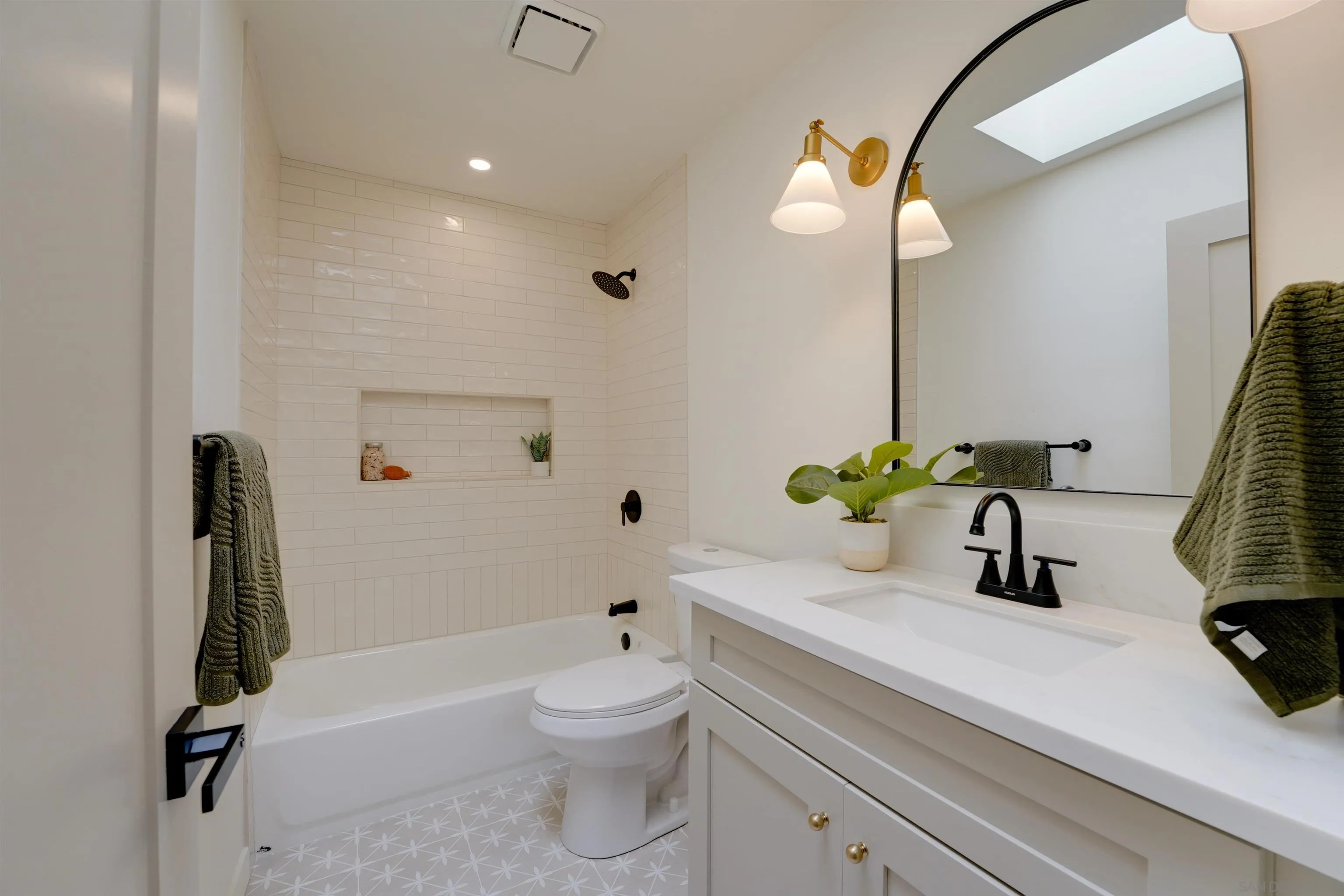 https://cdn.realtyfeed.com/cdn/127/260019949/10cc27b31a21d17c1c3cd55492dd55bd.webp