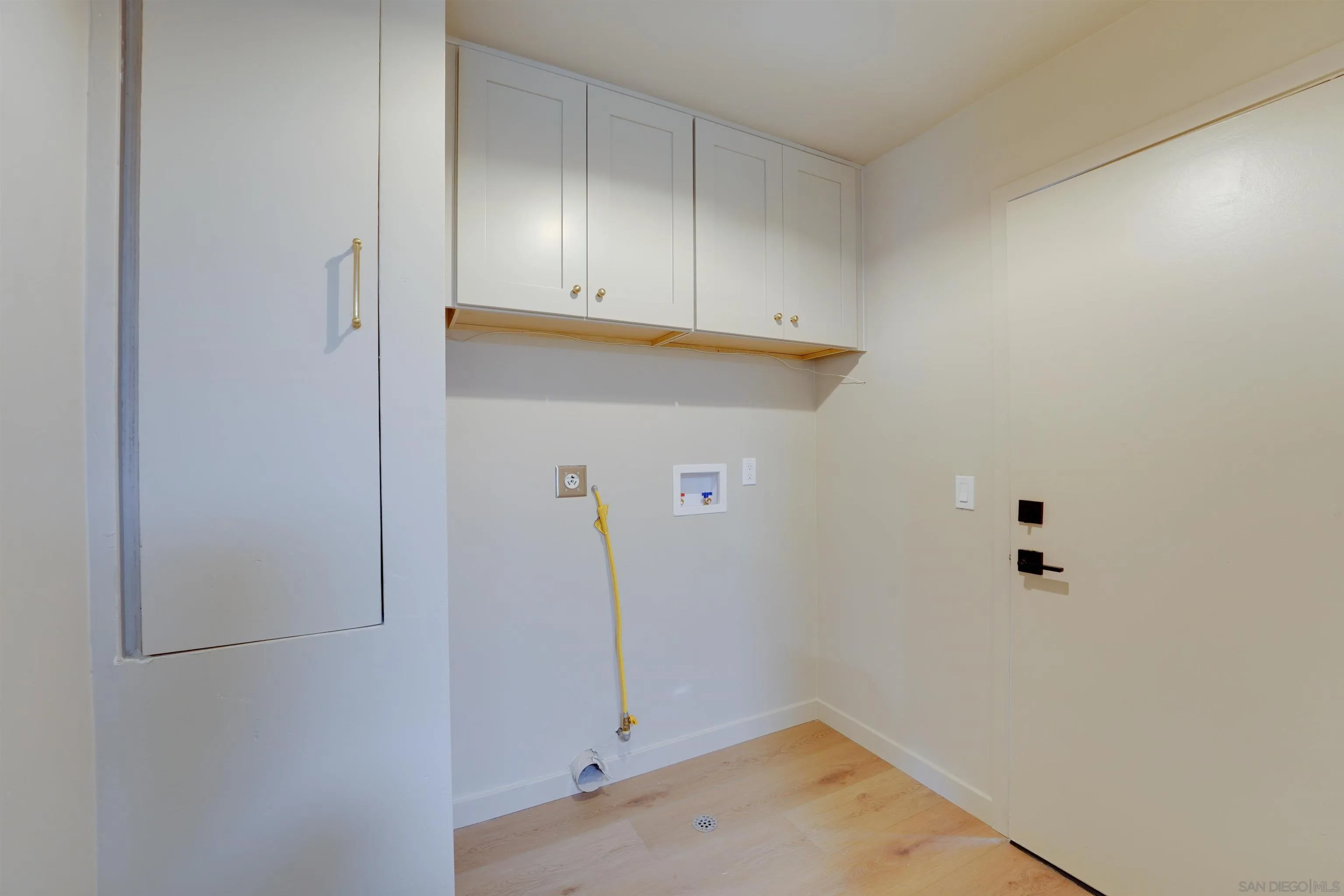 https://cdn.realtyfeed.com/cdn/127/260019949/34b1633b68081c4ab20d07697dbb4fc4.webp