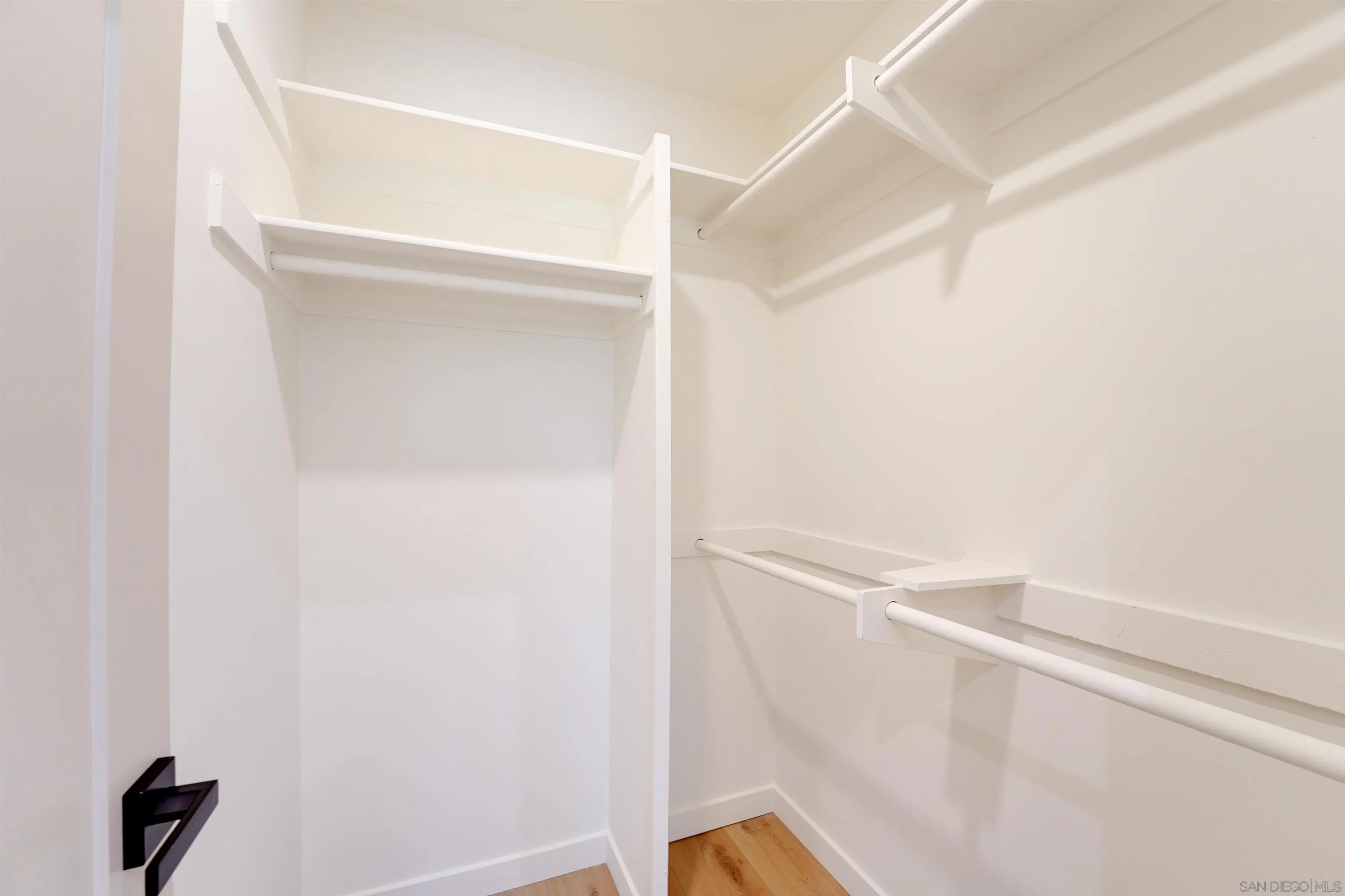 https://cdn.realtyfeed.com/cdn/127/260019949/3cf593121d5f75efd356759b4984444c.webp