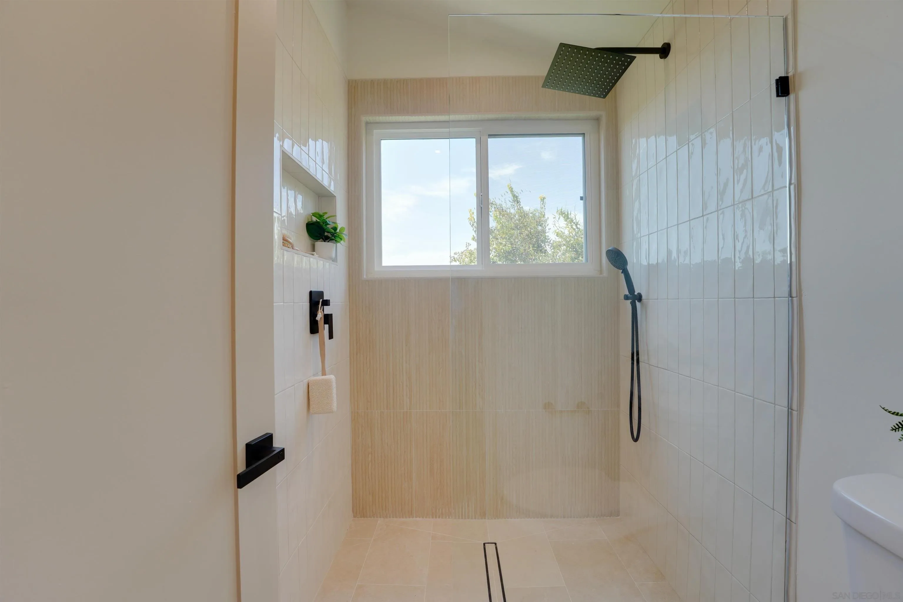 https://cdn.realtyfeed.com/cdn/127/260019949/49e416d6aad4a83815f8d0d7bbd0b4ab.webp