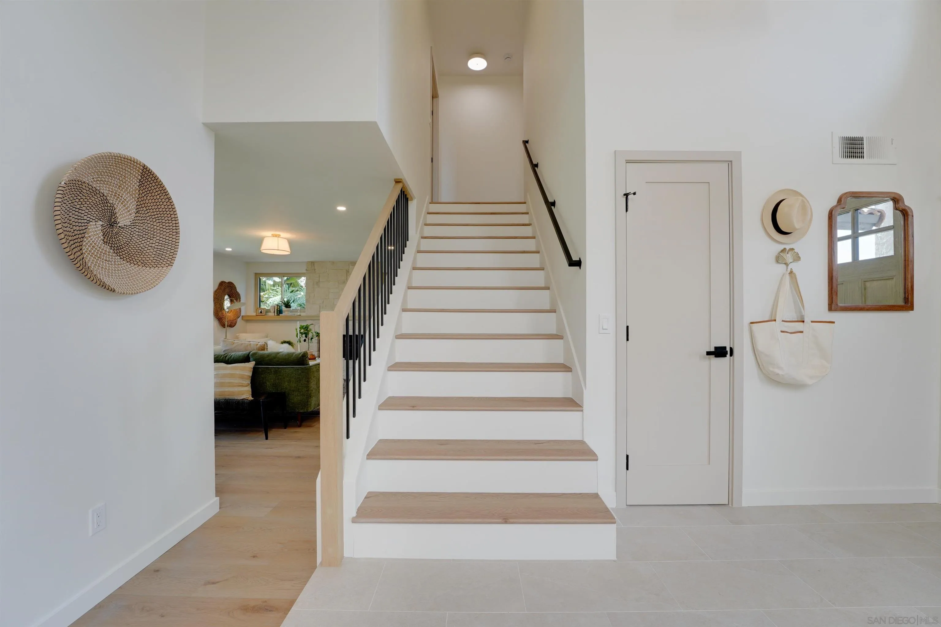 https://cdn.realtyfeed.com/cdn/127/260019949/53d67518289eb1fee916bac9f39969e8.webp