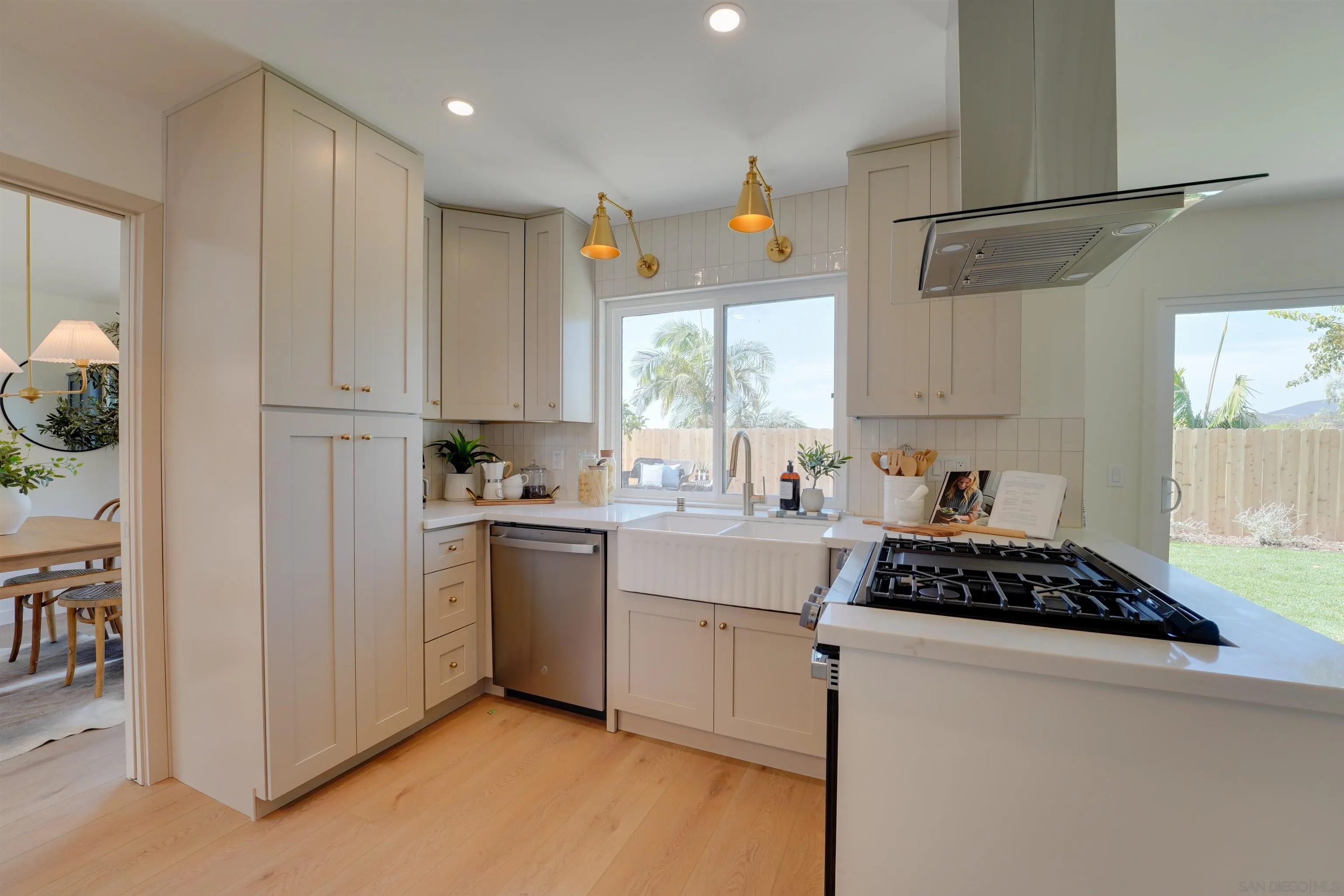 https://cdn.realtyfeed.com/cdn/127/260019949/5ac45eb02624b1248f9a07a314f57d58.webp