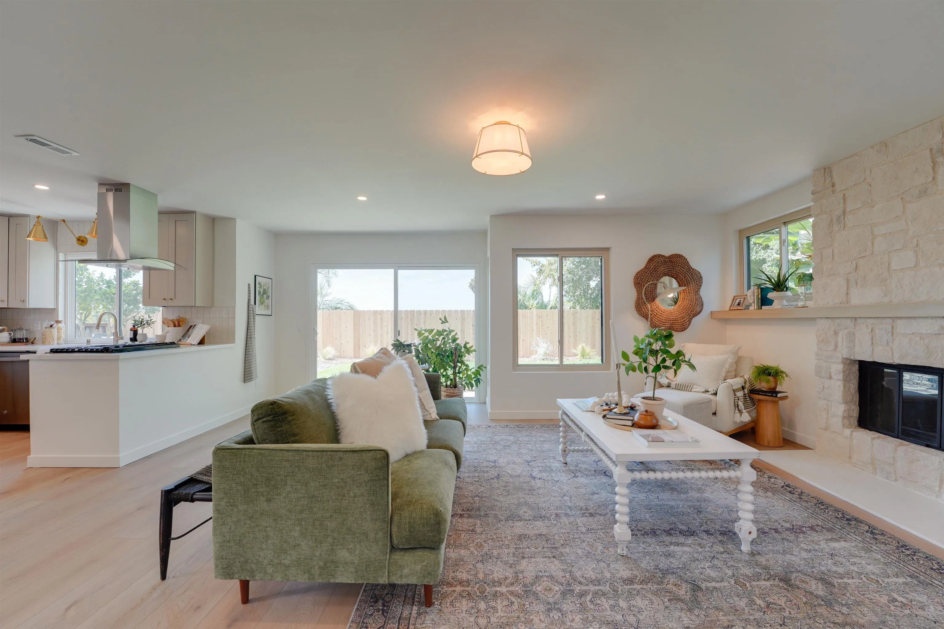 https://cdn.realtyfeed.com/cdn/127/260019949/7be7c046a8ecbfd81dbd6bfd589dfd96.webp