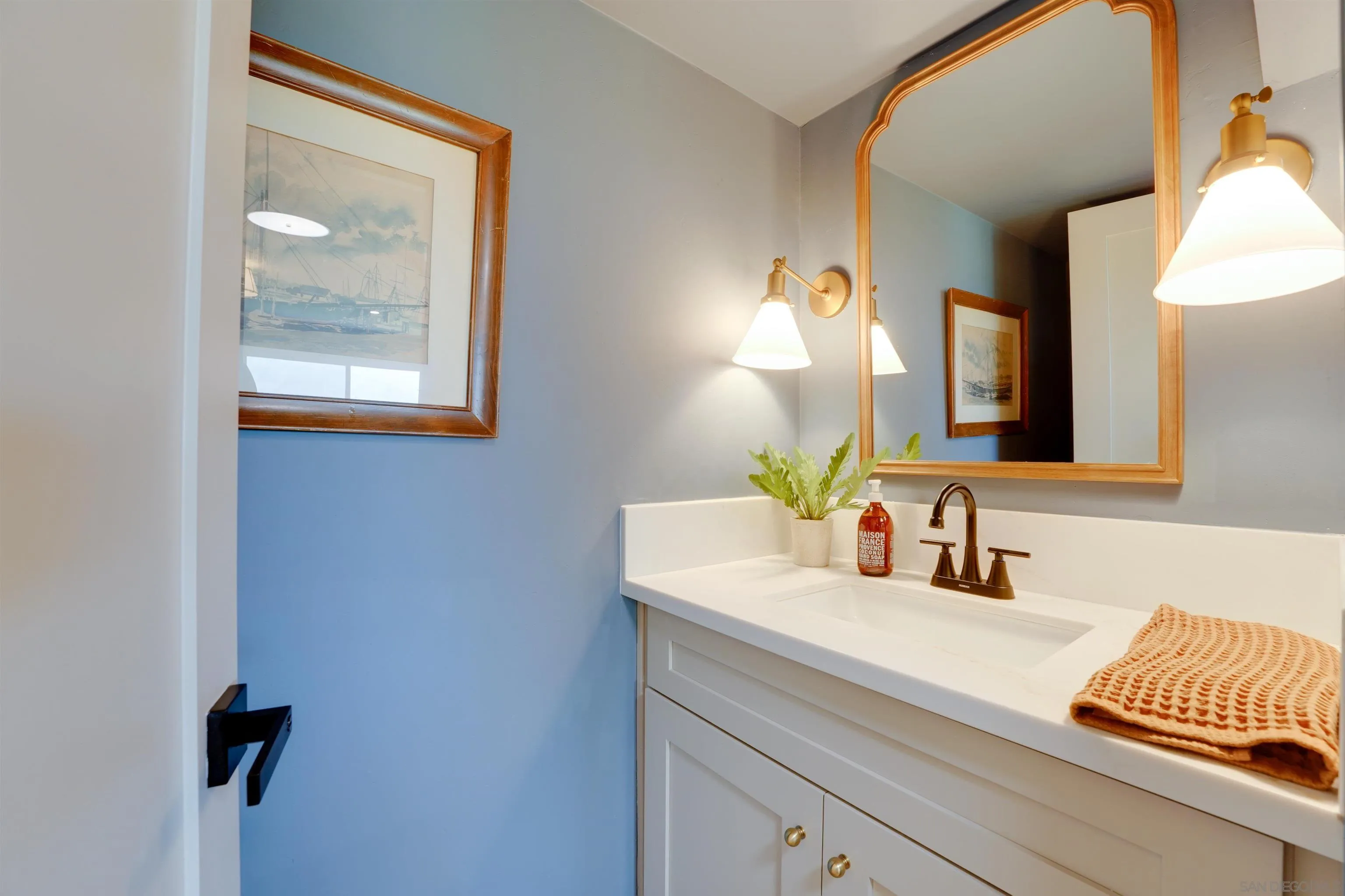 https://cdn.realtyfeed.com/cdn/127/260019949/8f697f823fa6476b6509a48ff4a768d4.webp