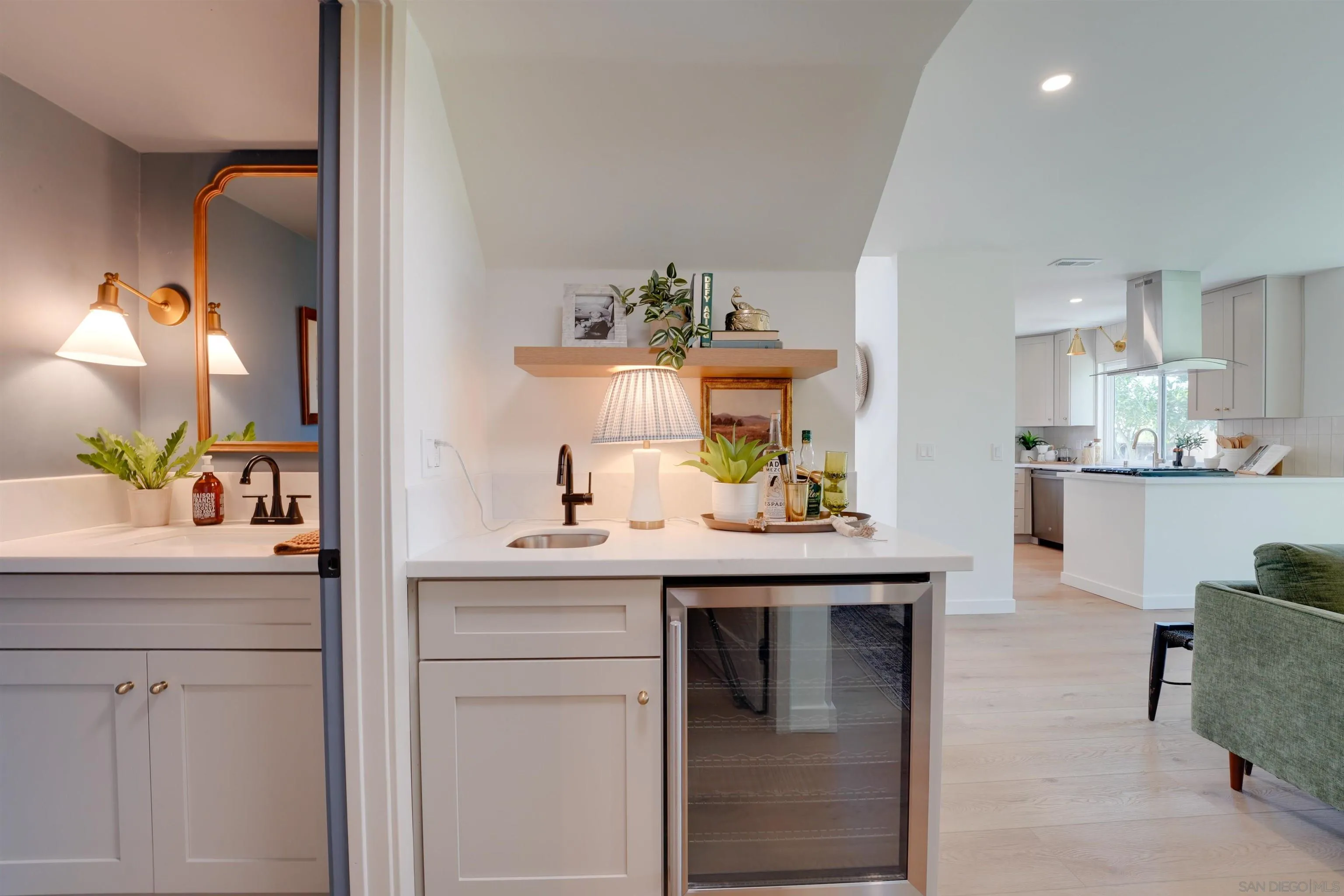 https://cdn.realtyfeed.com/cdn/127/260019949/a63d2c783c4034826940af3f4291b510.webp