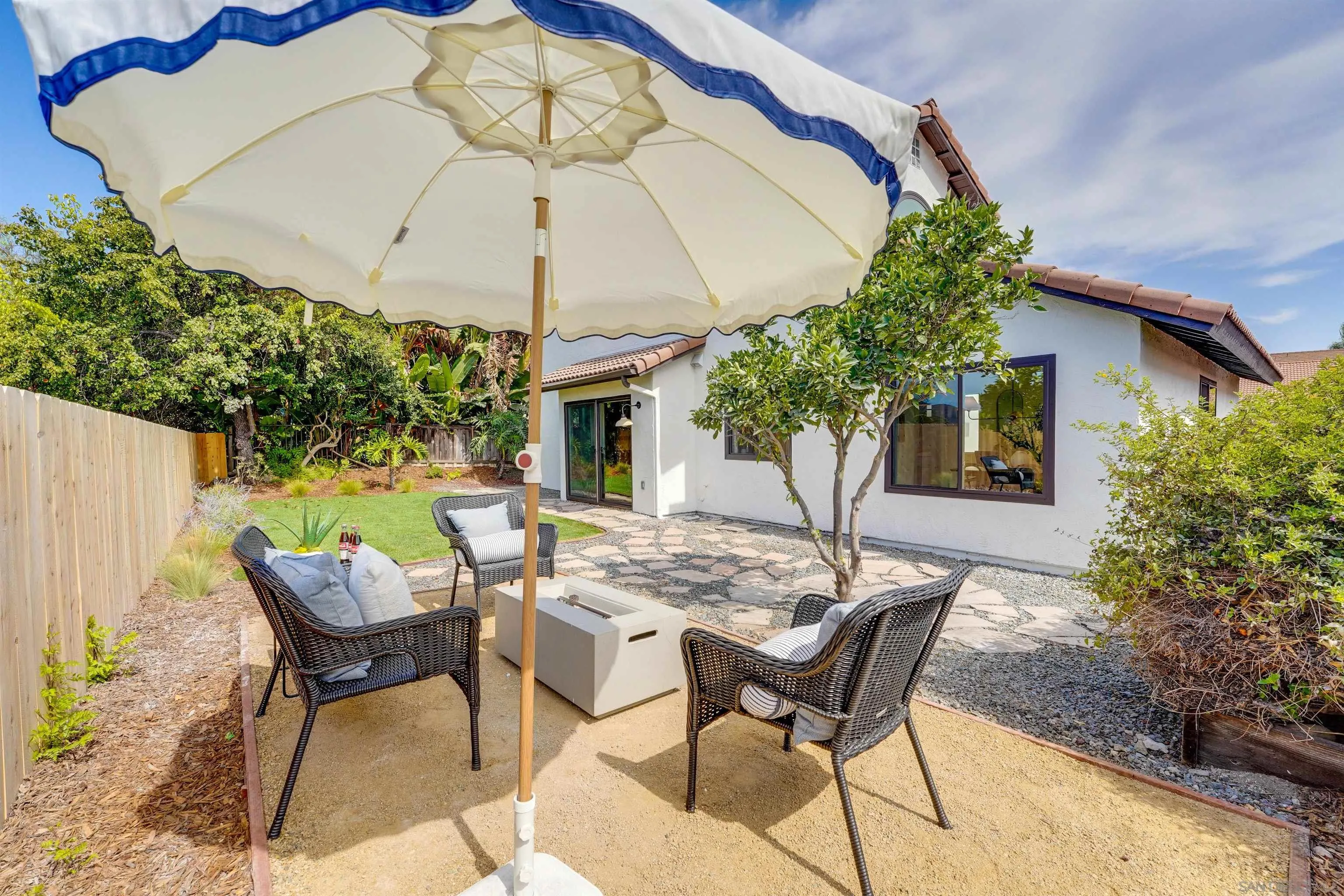 https://cdn.realtyfeed.com/cdn/127/260019949/bcf8a803149a8da79170fee2dea15877.webp