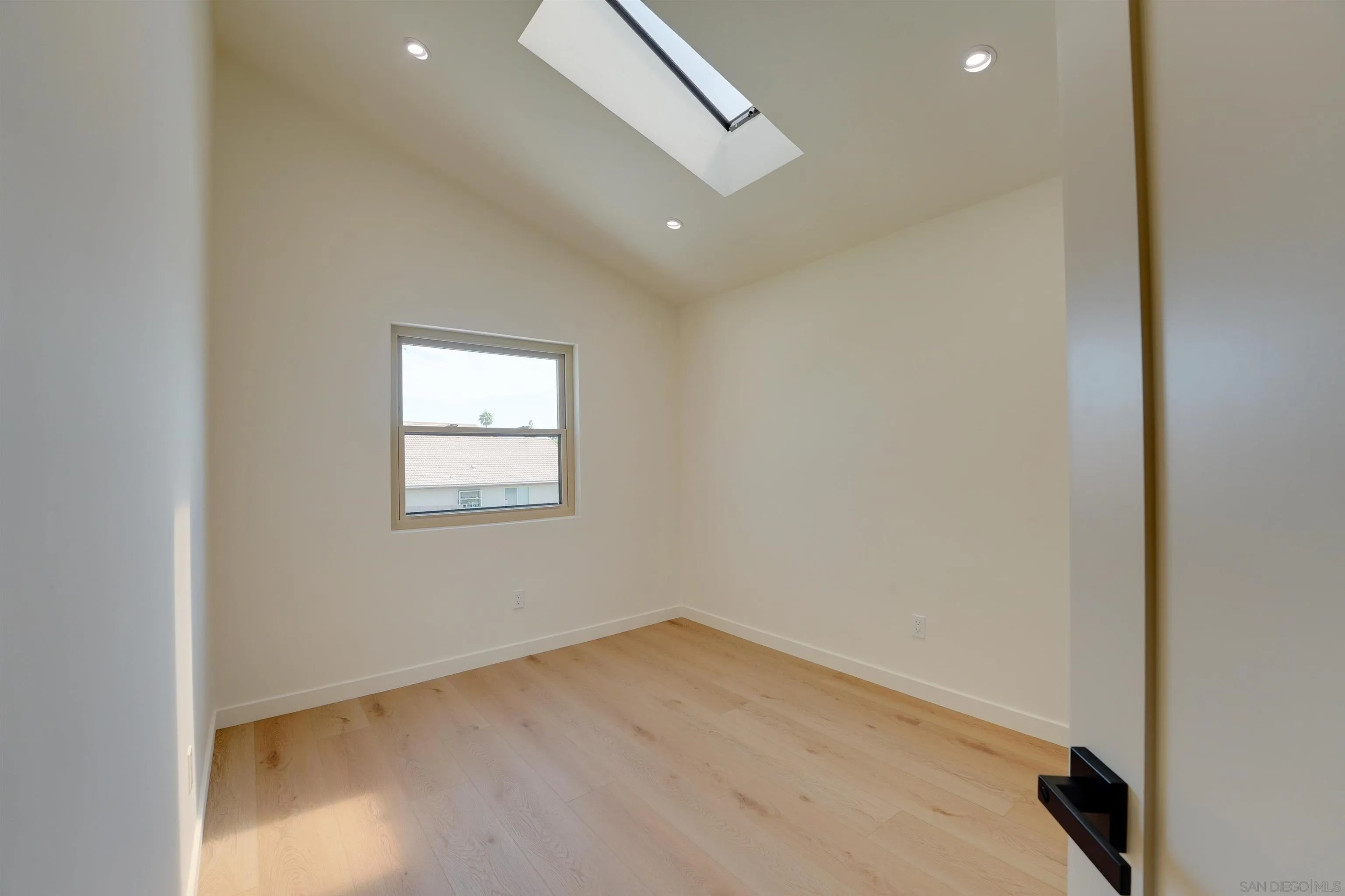 https://cdn.realtyfeed.com/cdn/127/260019949/d5127ba96f2d6ed6a4196059f65b788b.webp