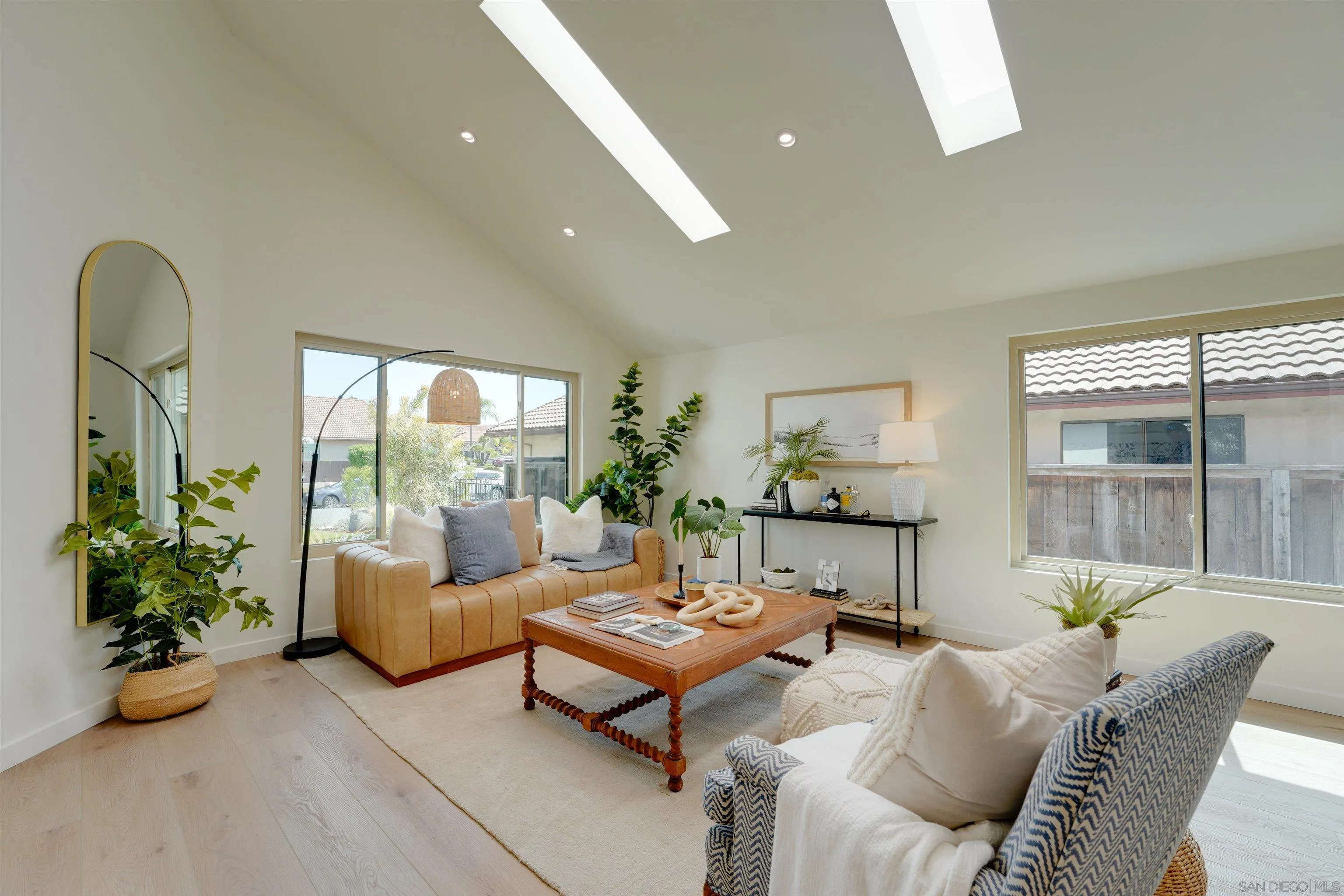 https://cdn.realtyfeed.com/cdn/127/260019949/de65341c32da6ff21104918f52373255.webp