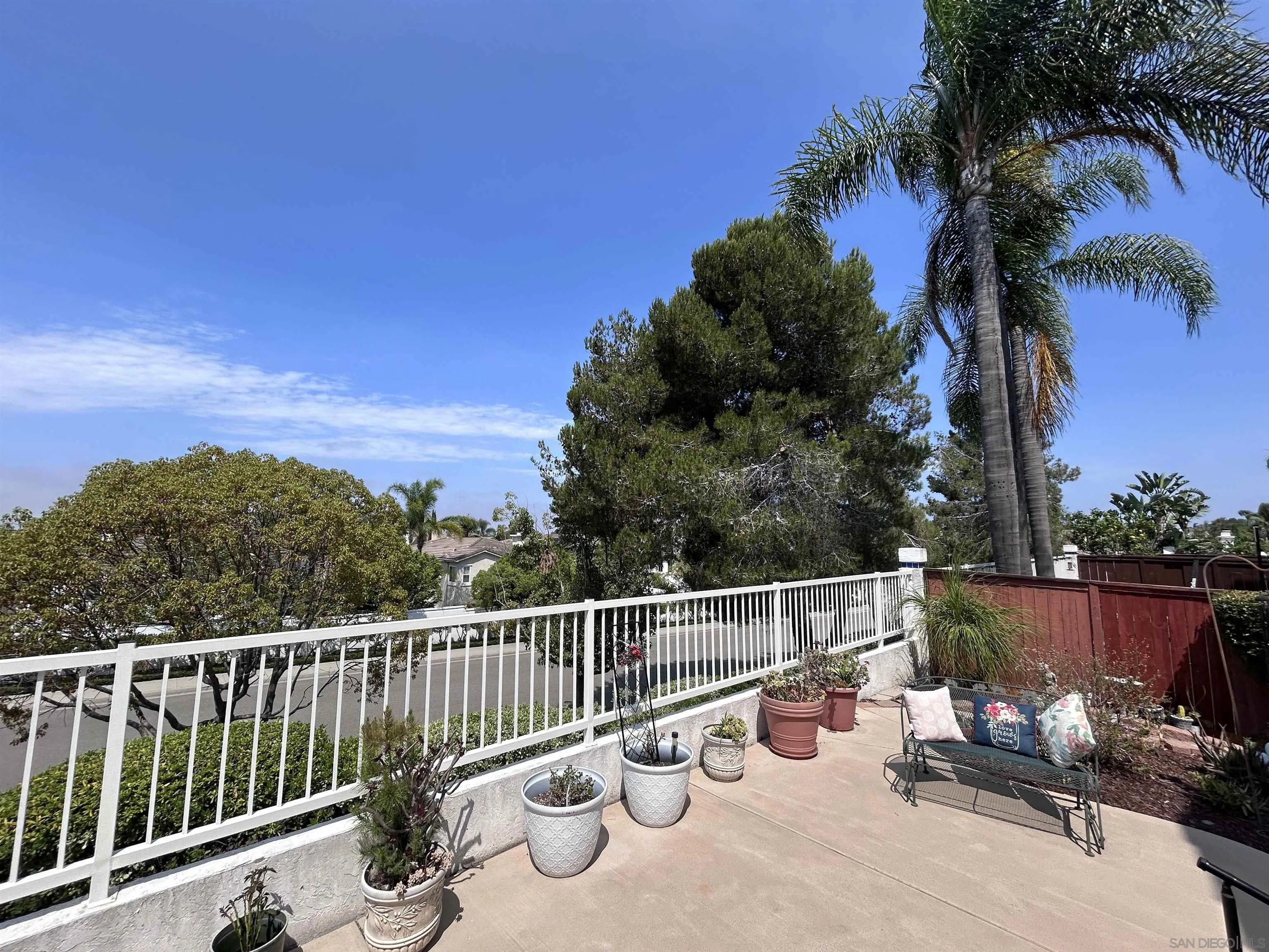 https://cdn.realtyfeed.com/cdn/127/260019950/830dcbcf80926f99b3a53aff24a2df78.webp