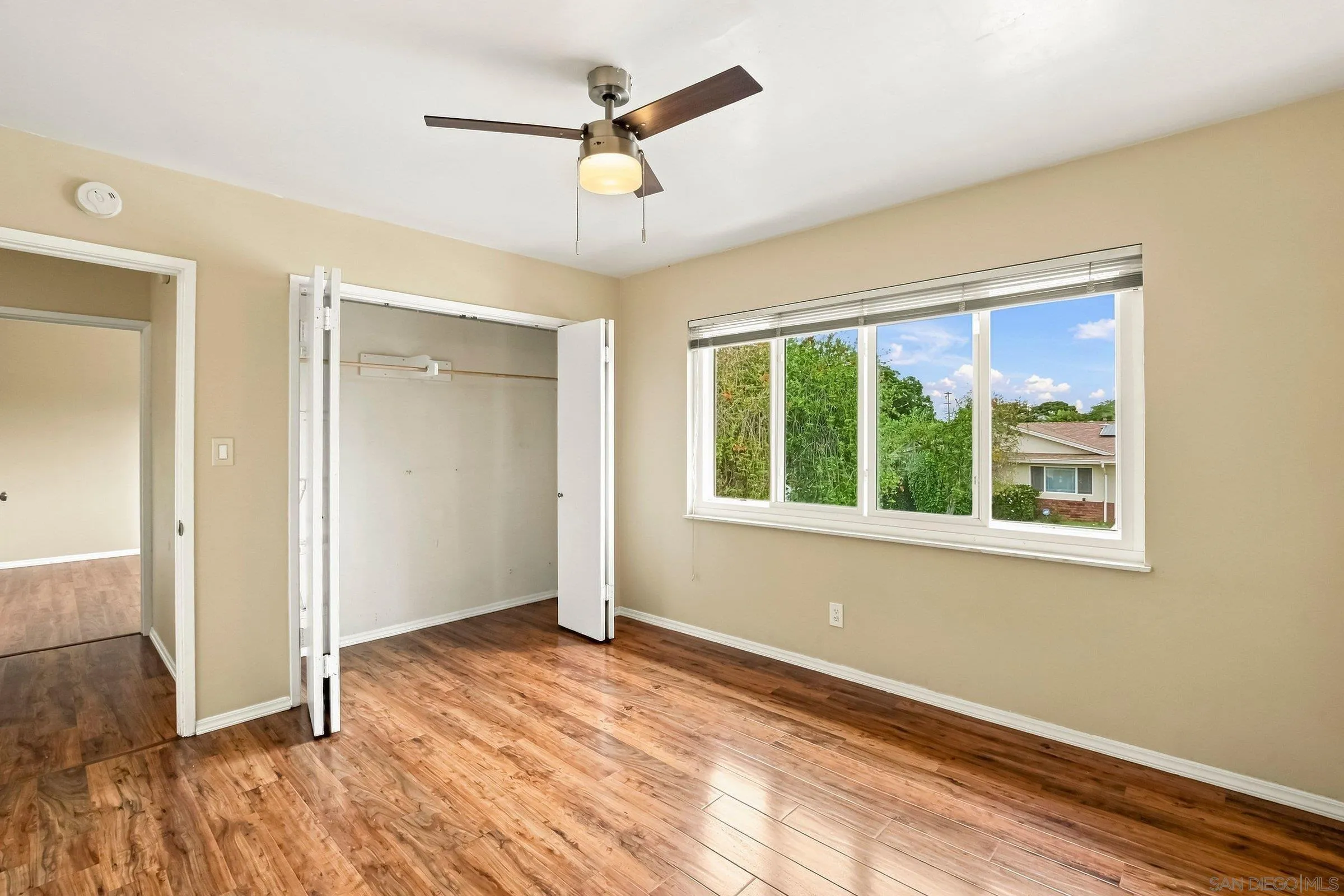 https://cdn.realtyfeed.com/cdn/127/260019953/12de45b04ee80dc8b7cd4919ff5986b2.webp