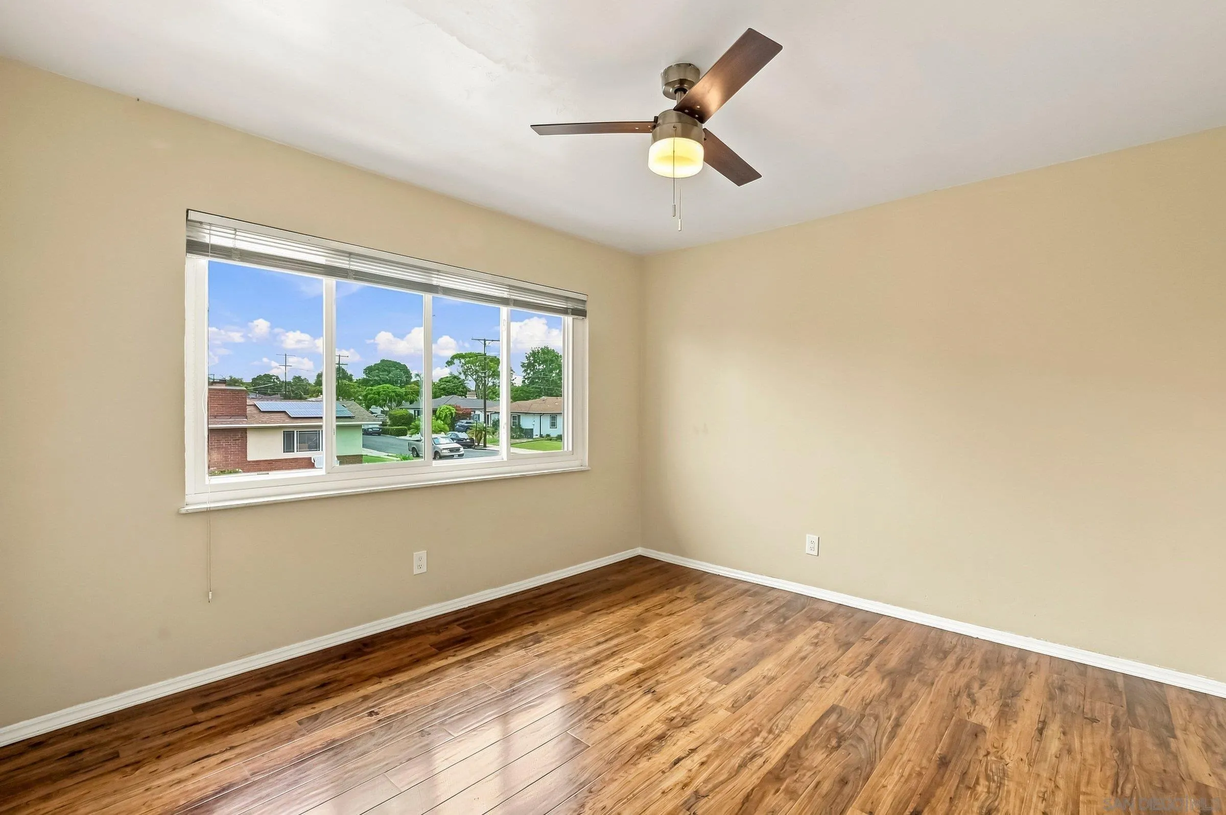 https://cdn.realtyfeed.com/cdn/127/260019953/d0aae878d9c9c53993f8ec95fc7f7543.webp