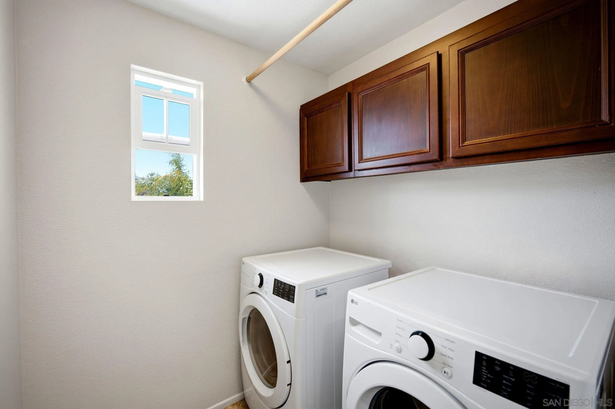 https://cdn.realtyfeed.com/cdn/127/260019955/129529f38c7bb5b6814c261810266317.webp