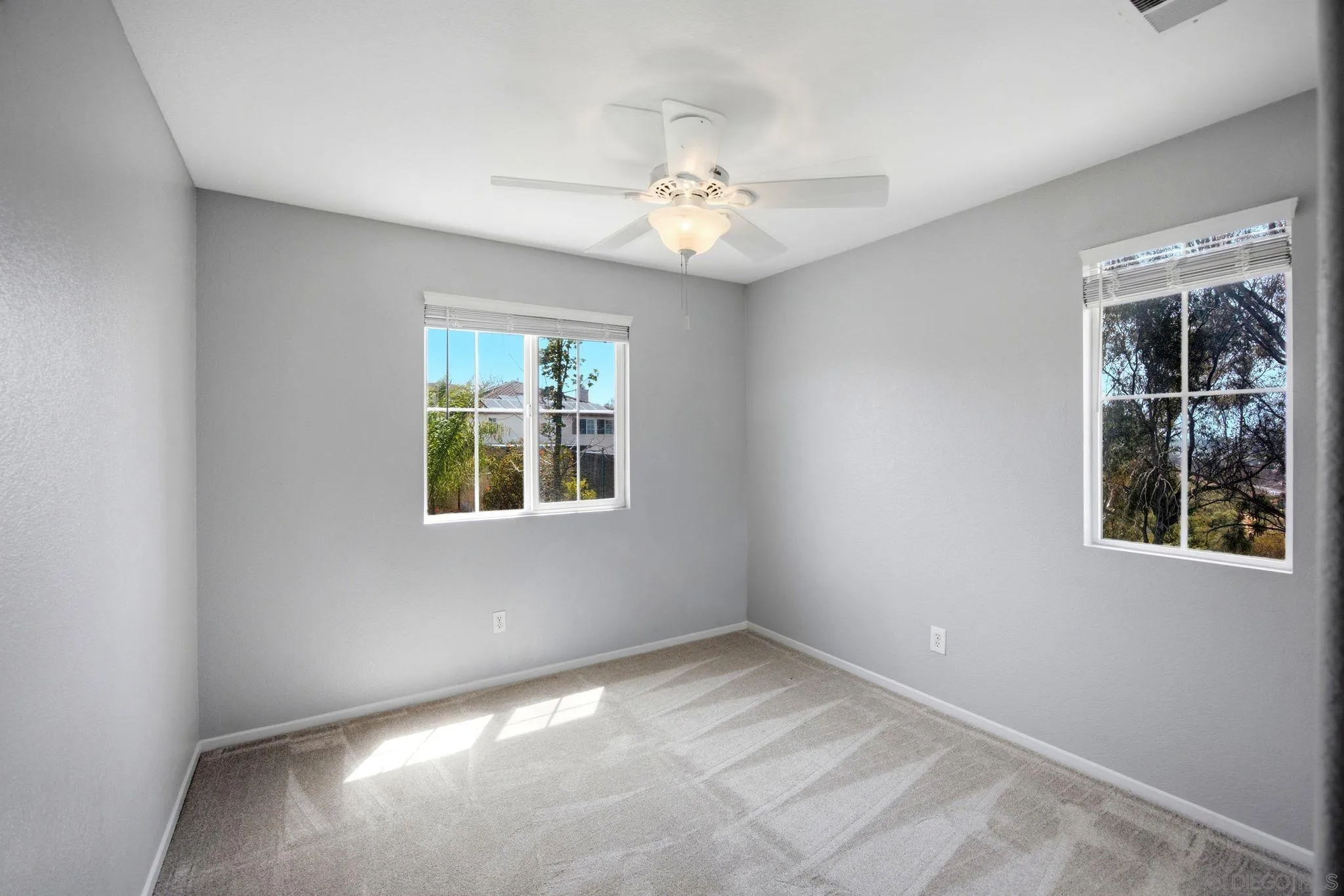 https://cdn.realtyfeed.com/cdn/127/260019955/1a46055931bb7e108dfd0f1843e89c3c.webp