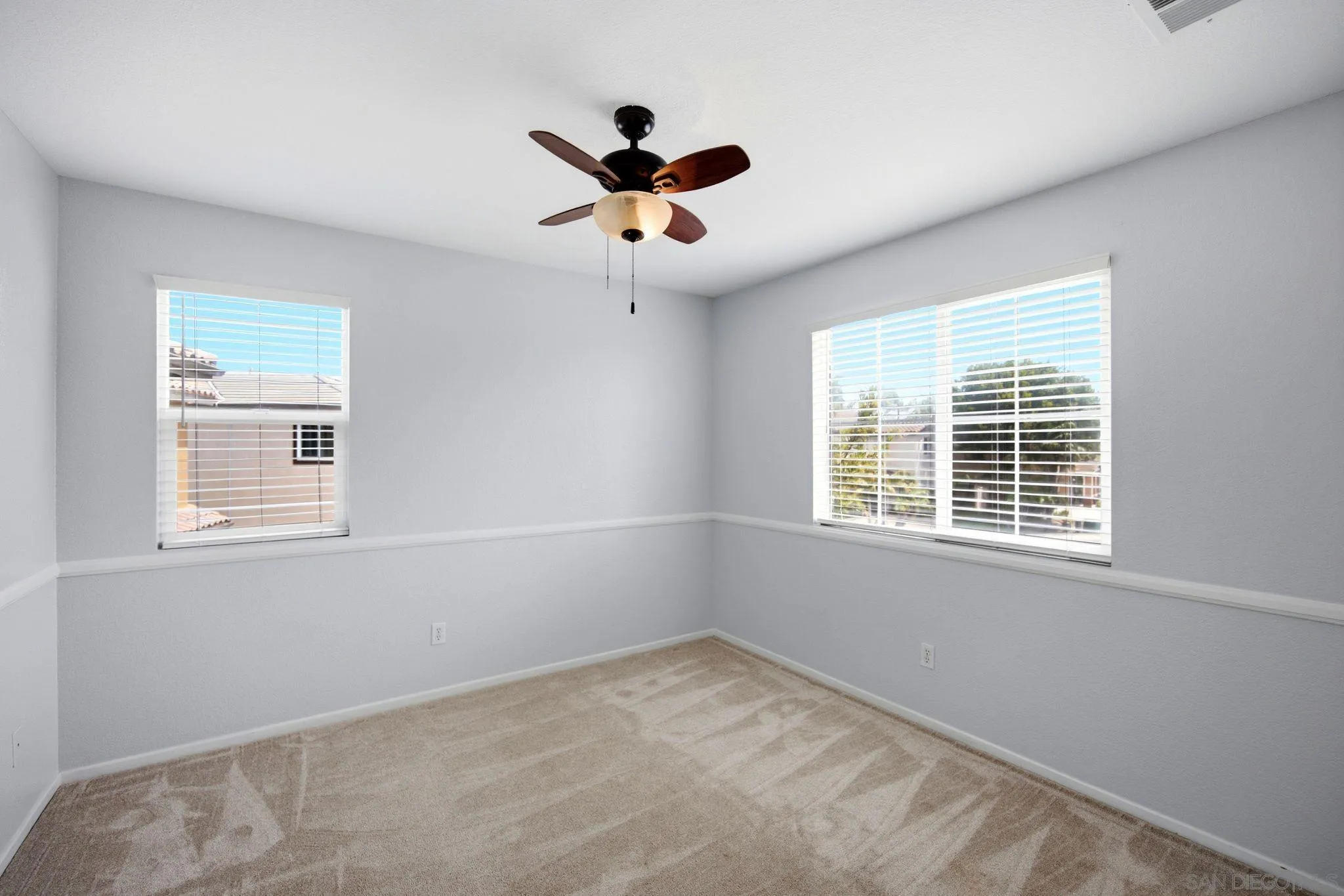 https://cdn.realtyfeed.com/cdn/127/260019955/559daee596c4b3512fbee883ed2126b0.webp