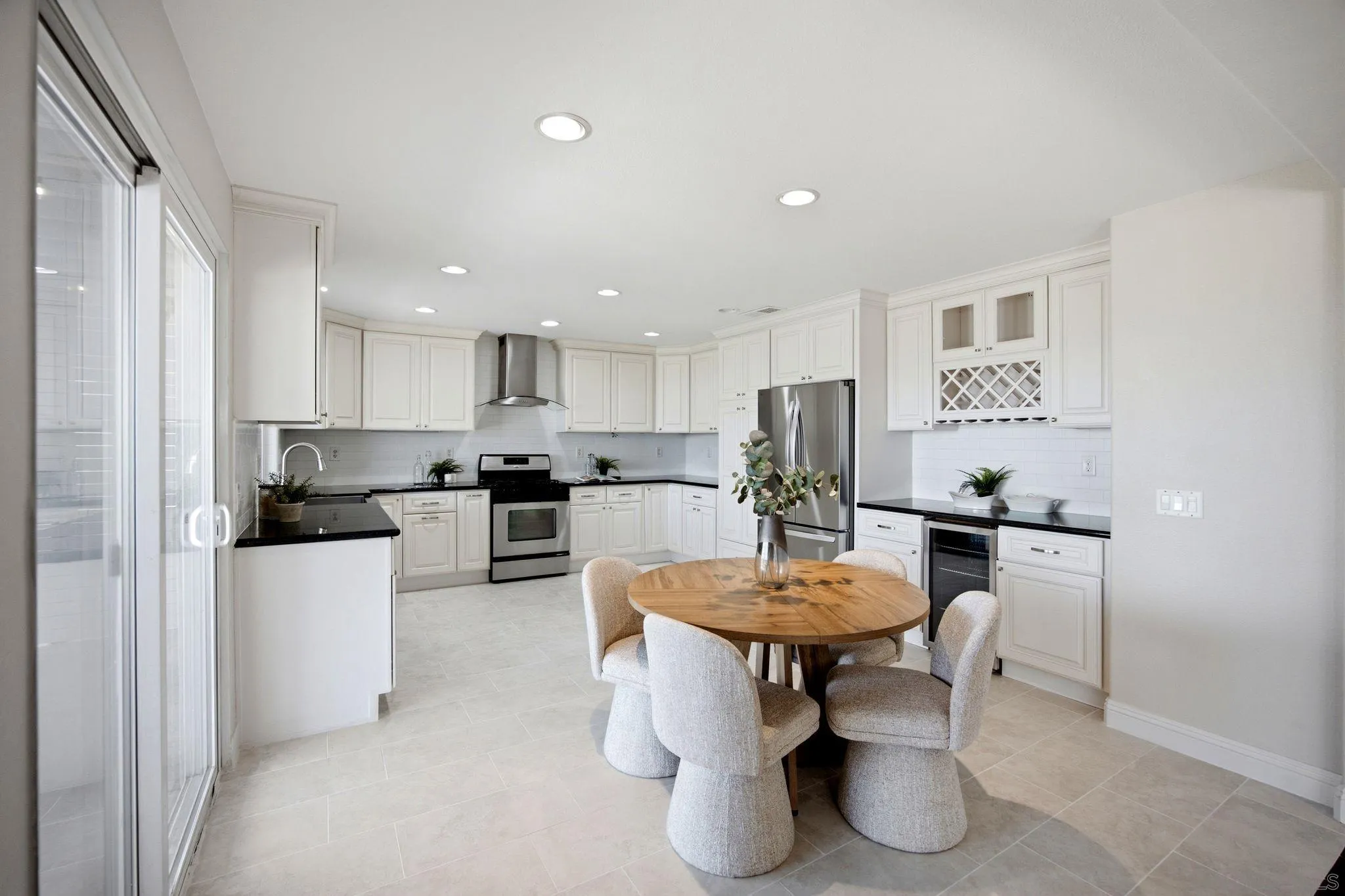 https://cdn.realtyfeed.com/cdn/127/260019955/80d3b75a233266496f5c0fc74f028148.webp