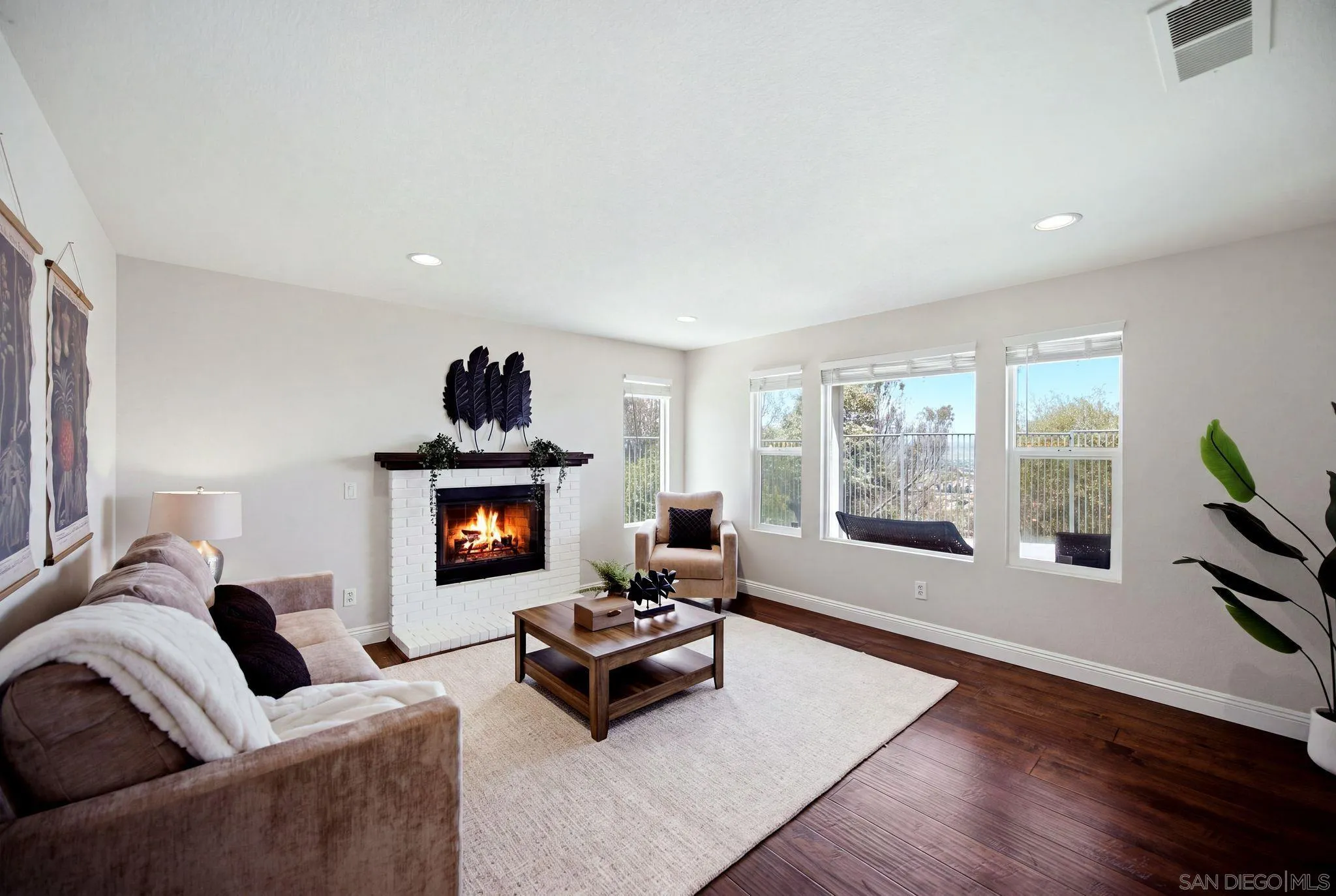 https://cdn.realtyfeed.com/cdn/127/260019955/fc14e9dfc00610450d416d75d980edec.webp
