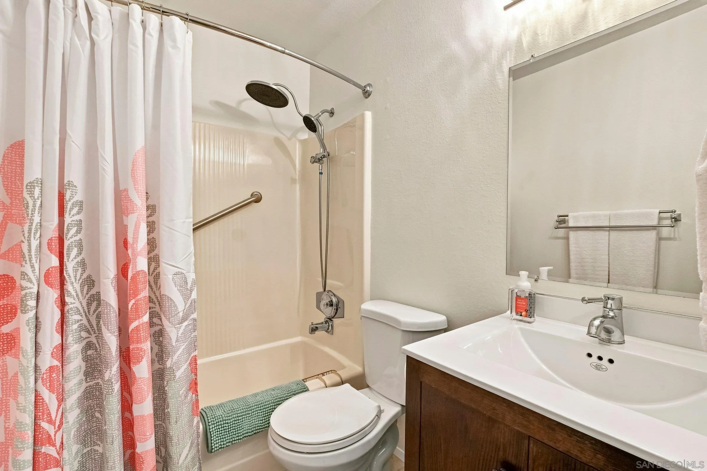 Photo #14: 260019956 Listing: Photo #14
