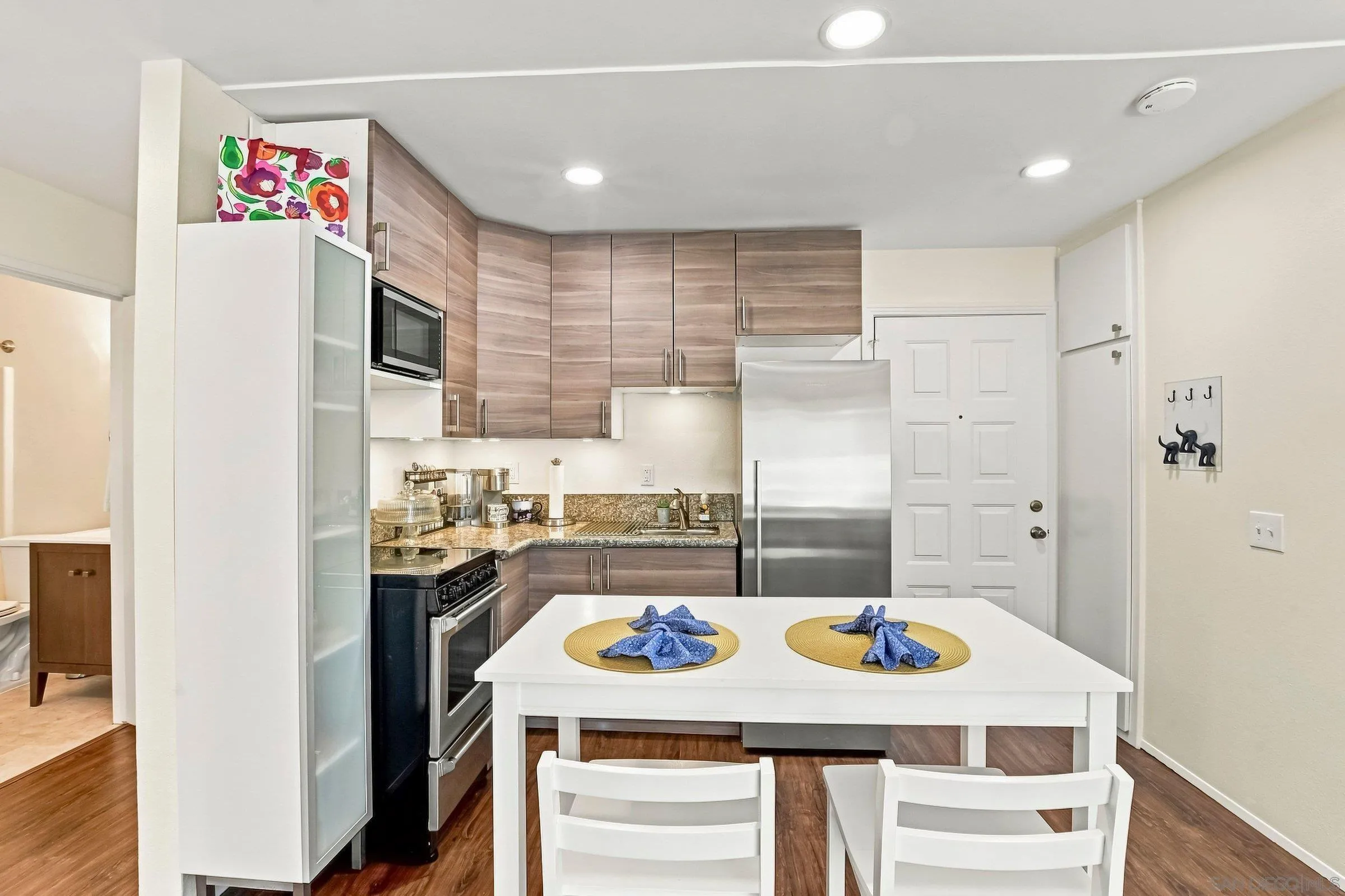 Photo #6: 260019956 Listing: Photo #6