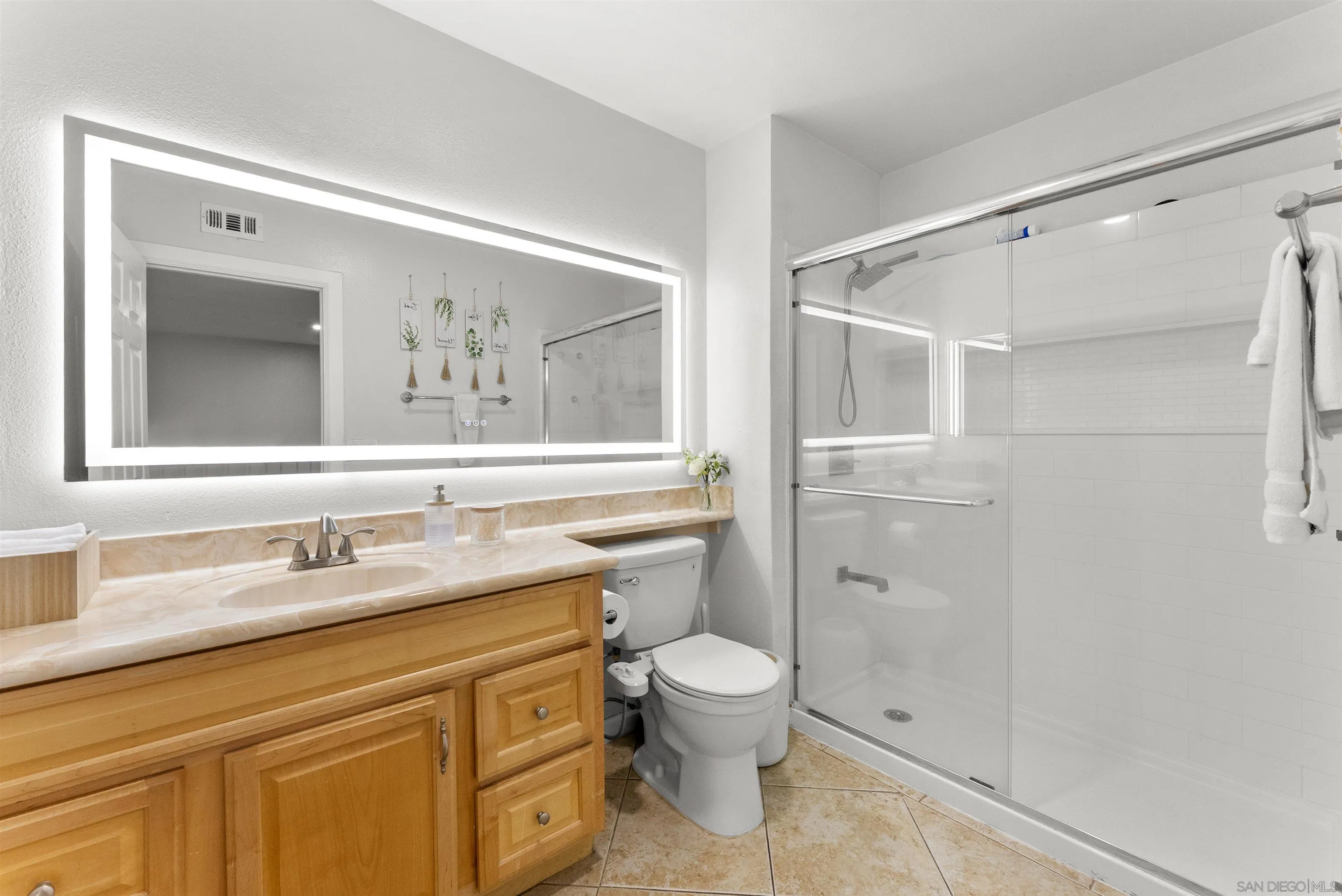 https://cdn.realtyfeed.com/cdn/127/260019957/5343d69ea0d25140bb08fc444655c315.webp