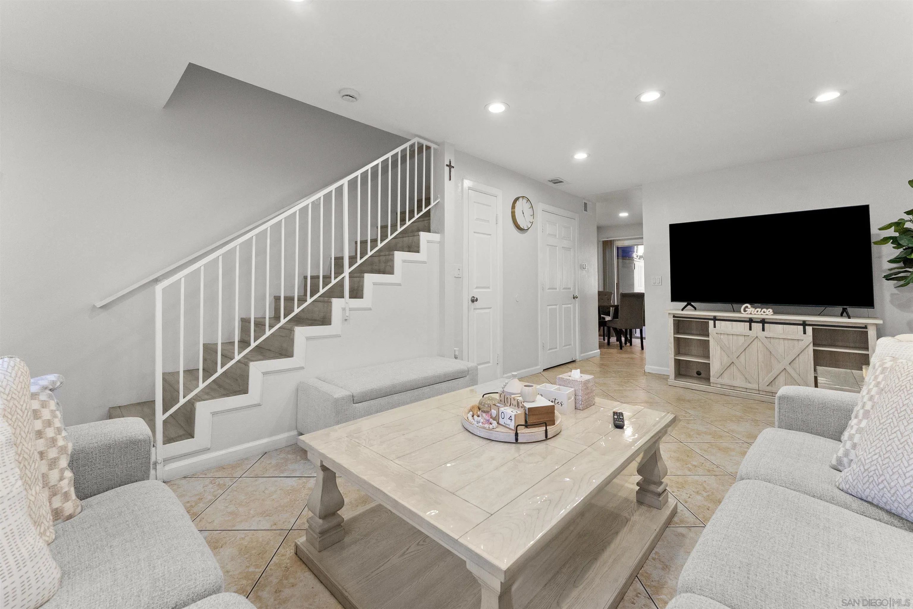 https://cdn.realtyfeed.com/cdn/127/260019957/6fd44b85e7b61090d24a763d08d57fb3.webp