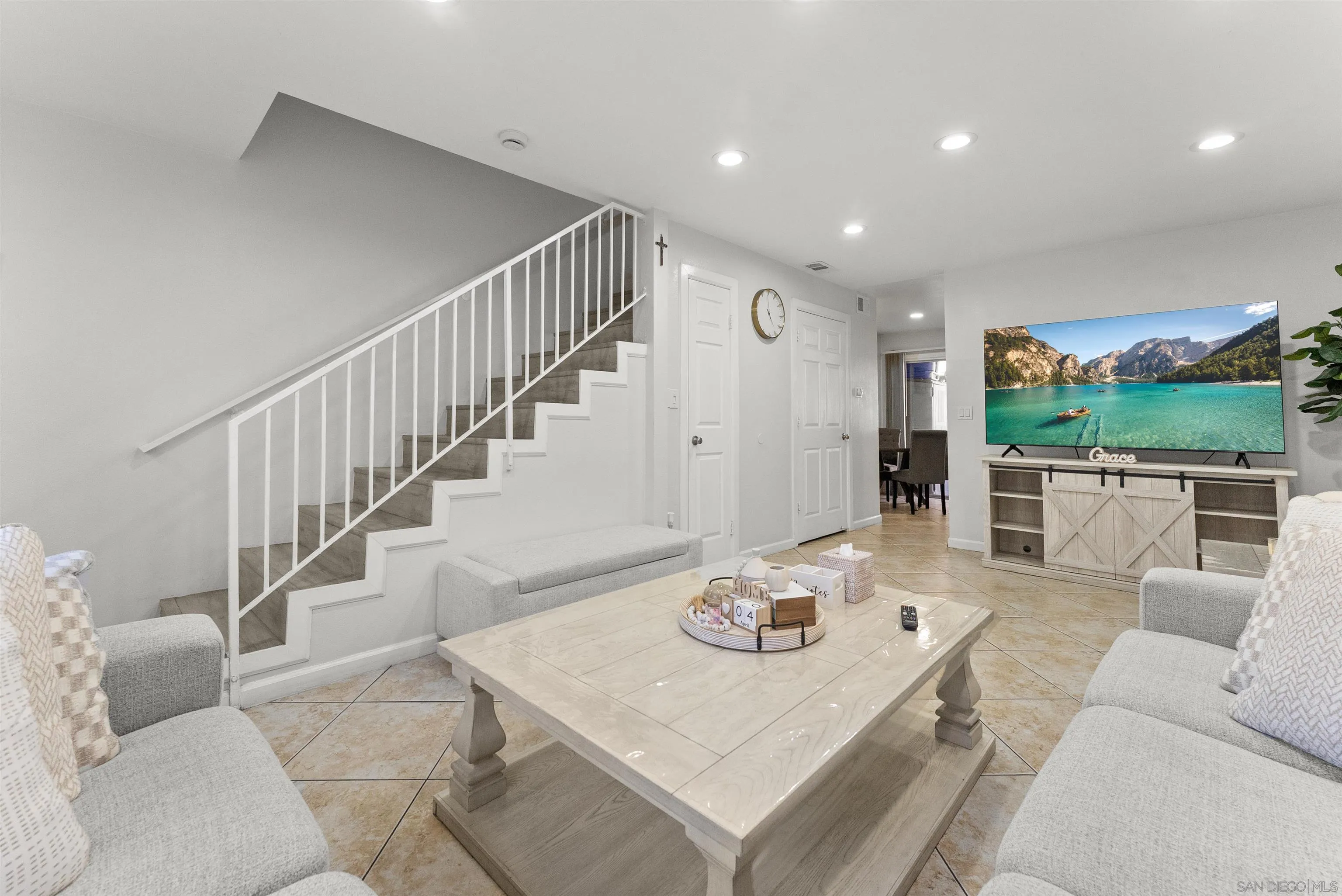 https://cdn.realtyfeed.com/cdn/127/260019957/89e041d7cee4f55a0cc8ce694ebdff0c.webp