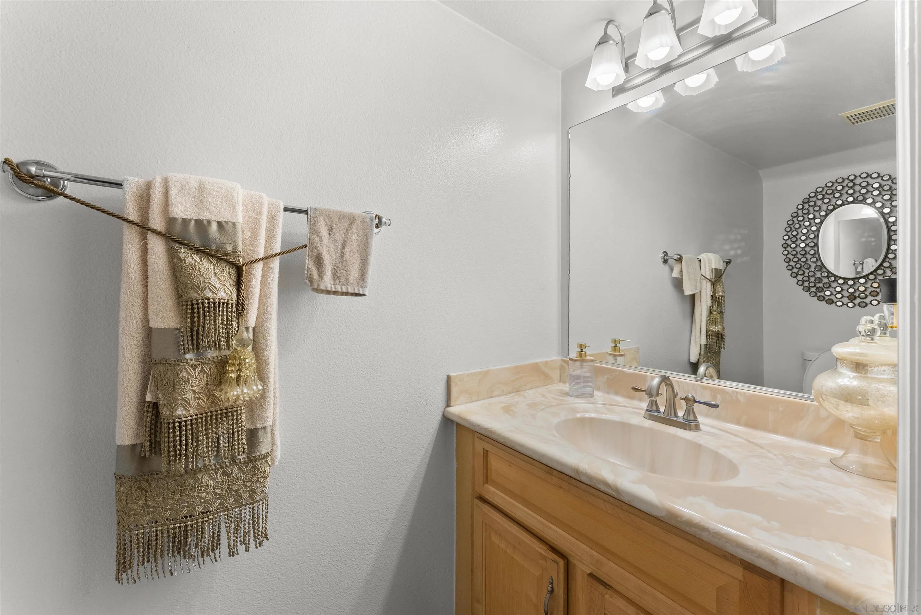 https://cdn.realtyfeed.com/cdn/127/260019957/95e7328fb772023d9228845a1be9a8ab.webp